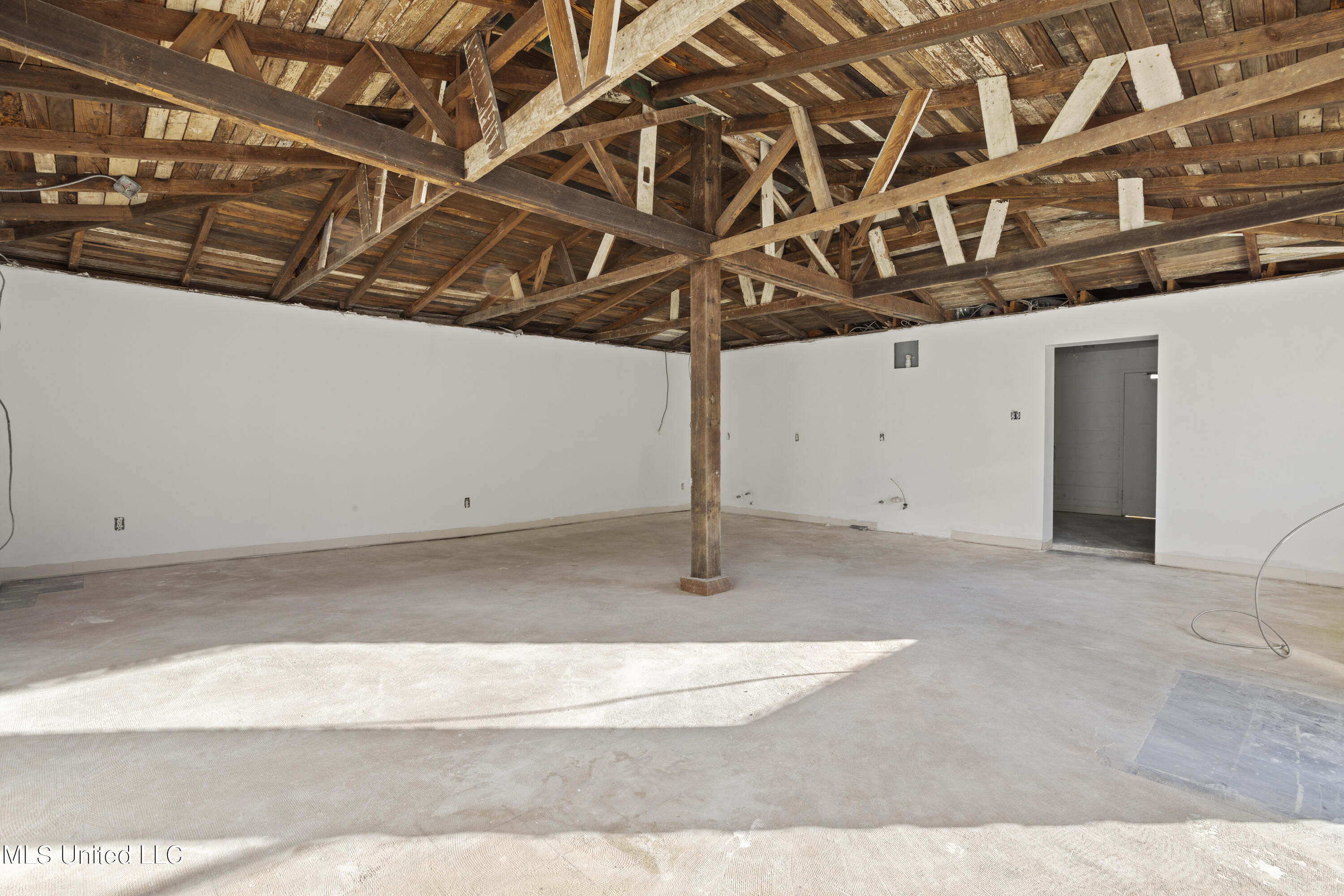 2209 Government Street