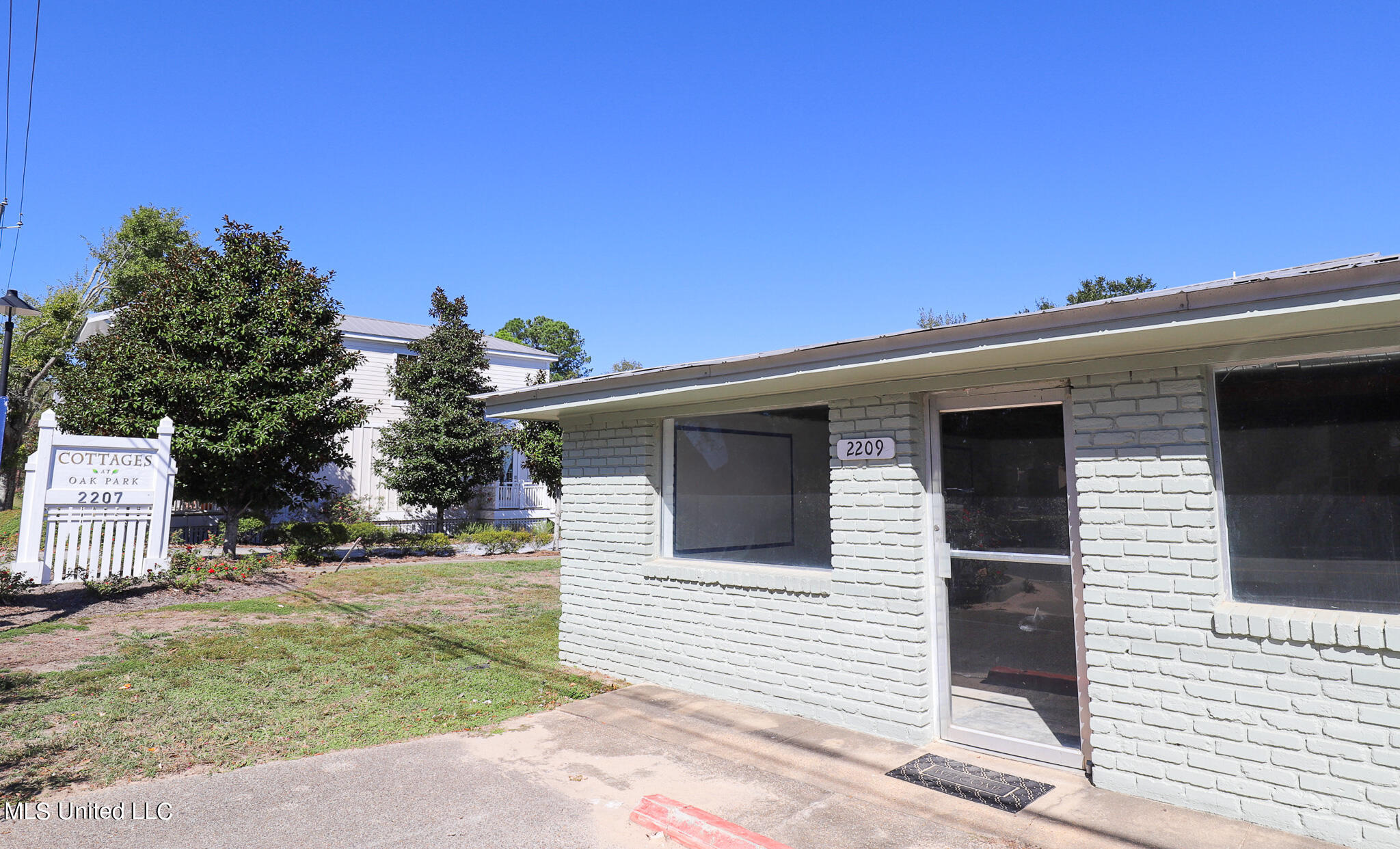 2209 Government Street