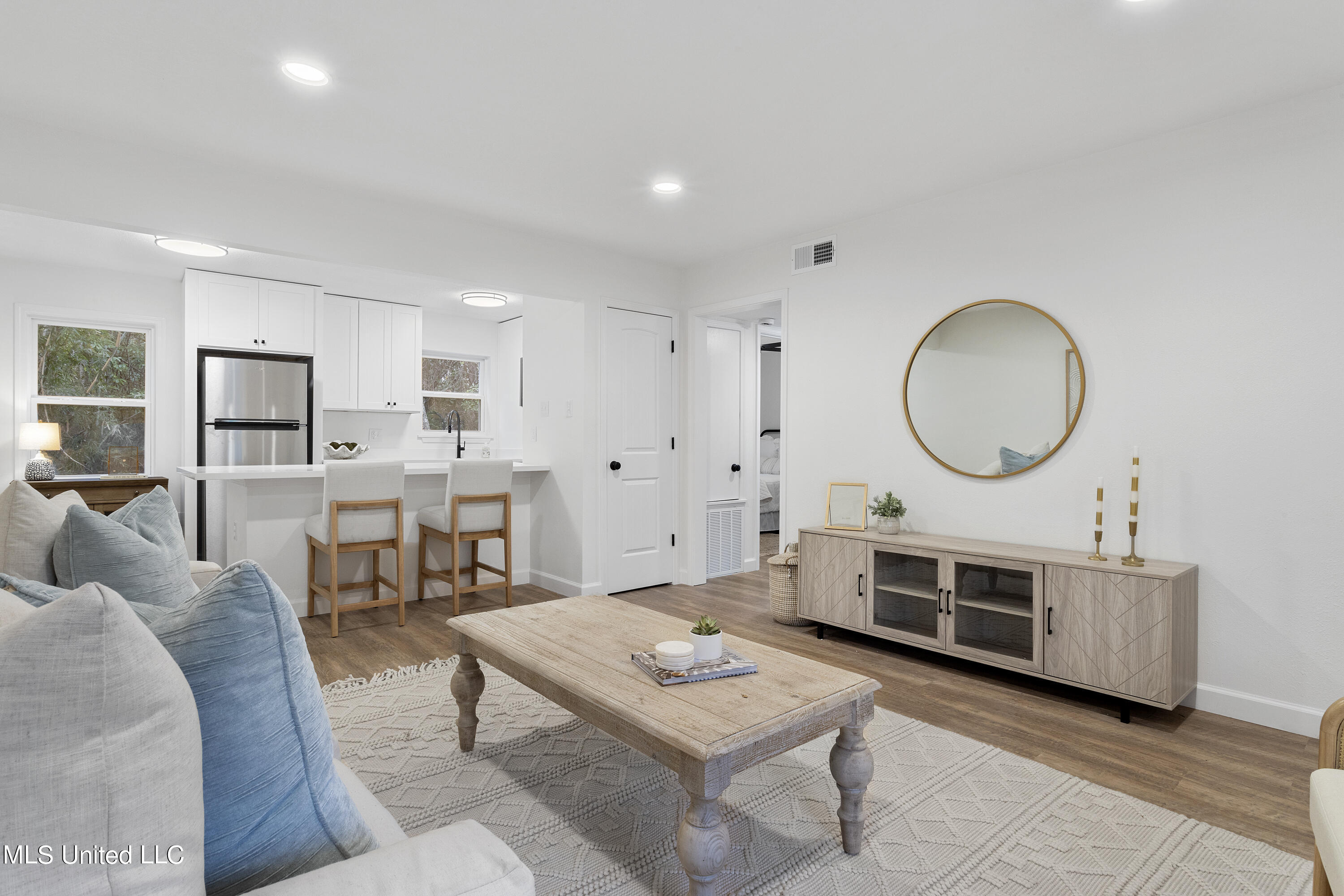 114 Ethel Circle, 32