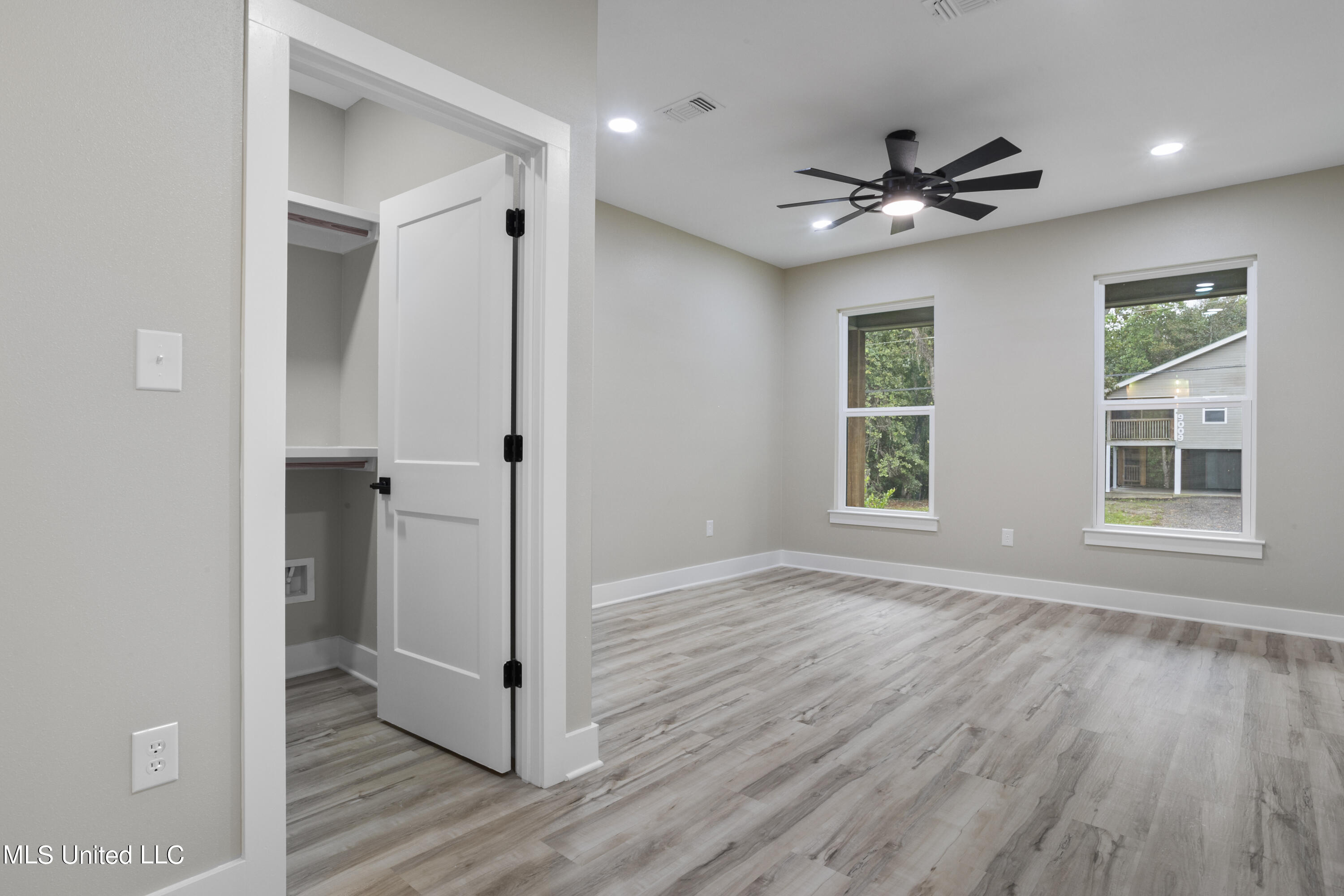 9014 Old Walnut Road