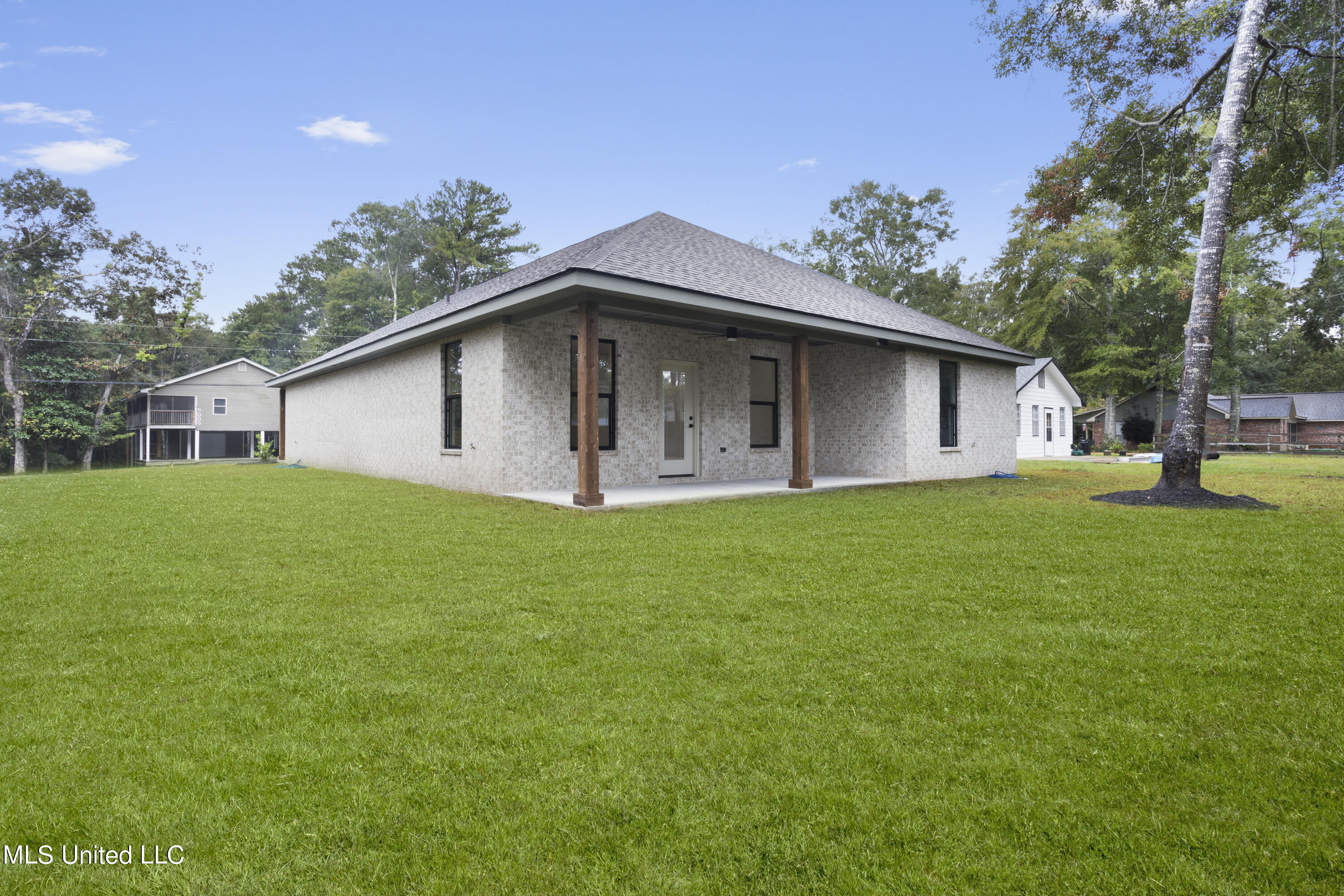 9014 Old Walnut Road