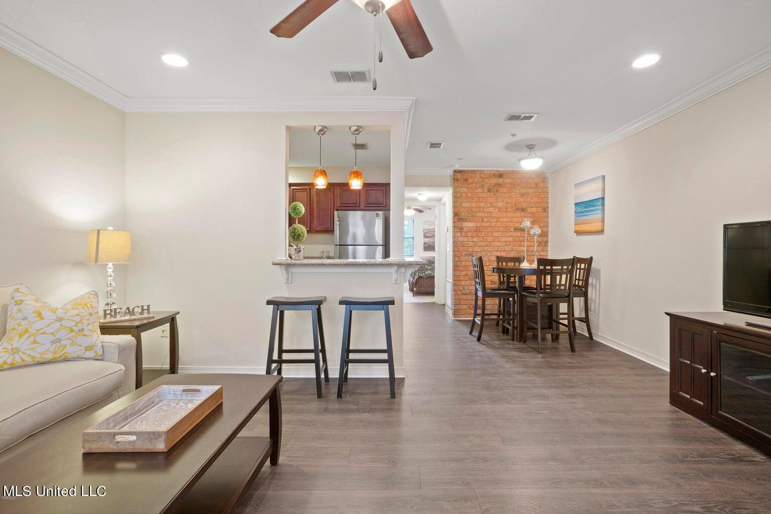 1282 Beach Boulevard, 107