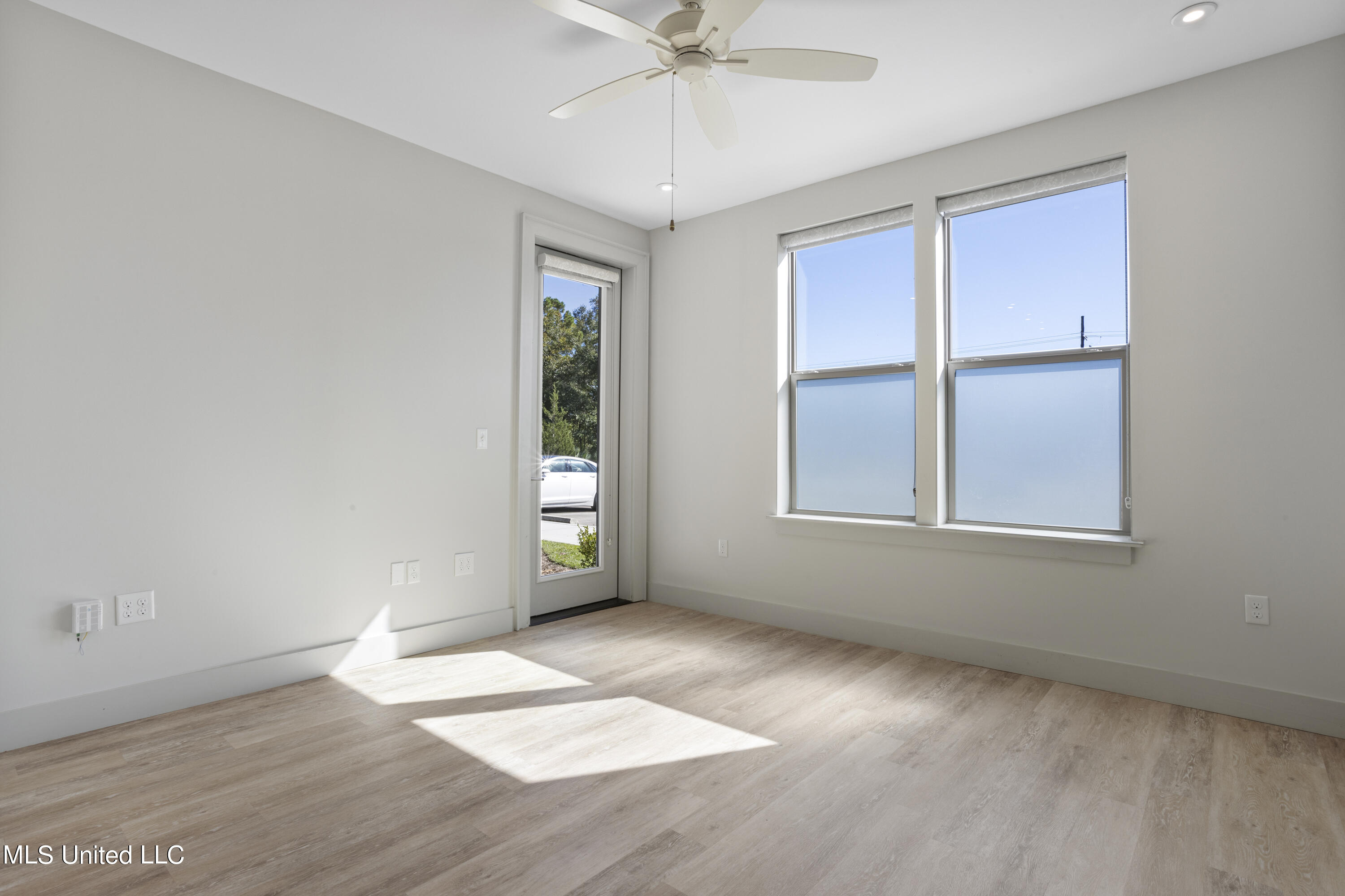 2501 Bienville Boulevard, 516