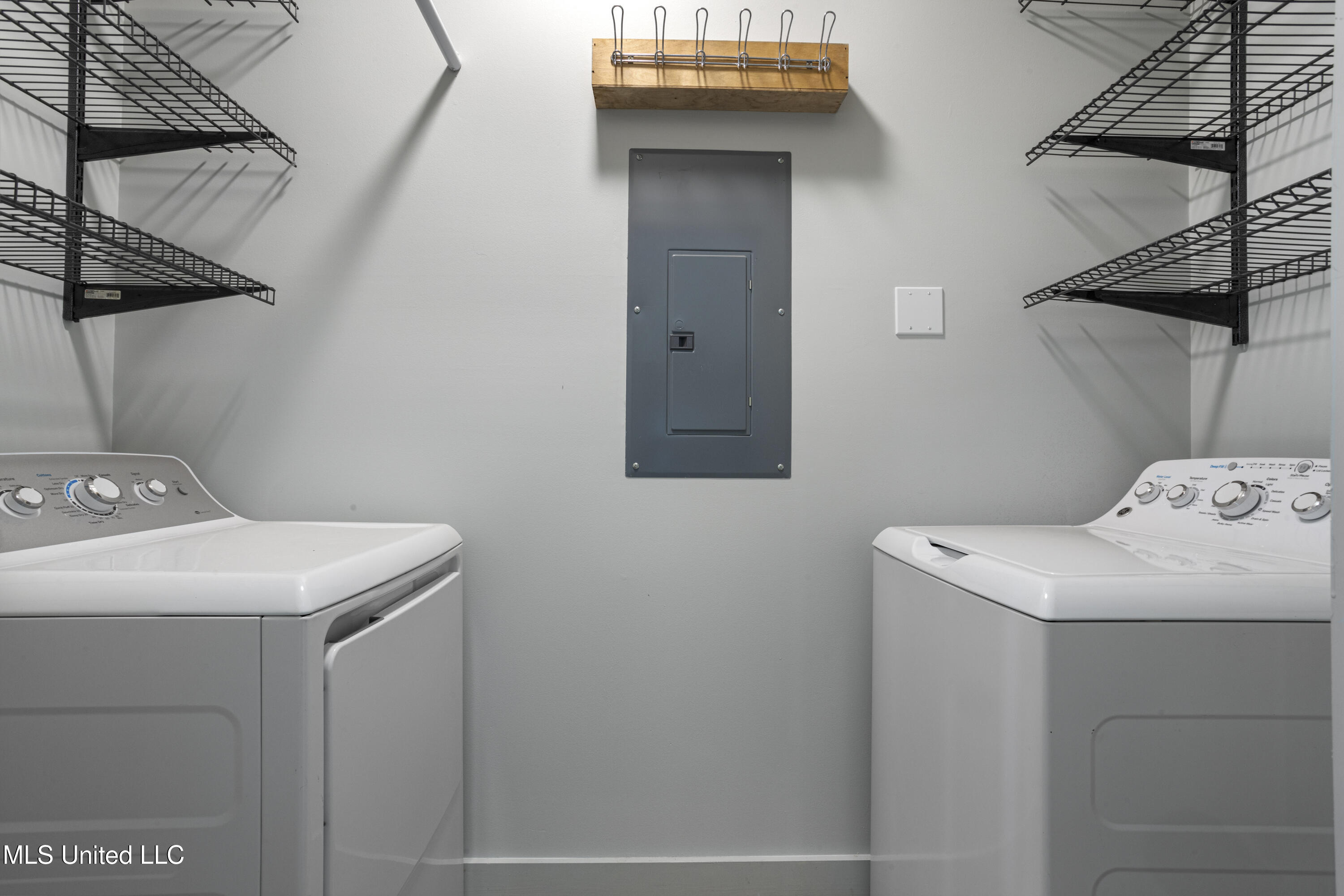 2501 Bienville Boulevard, 516