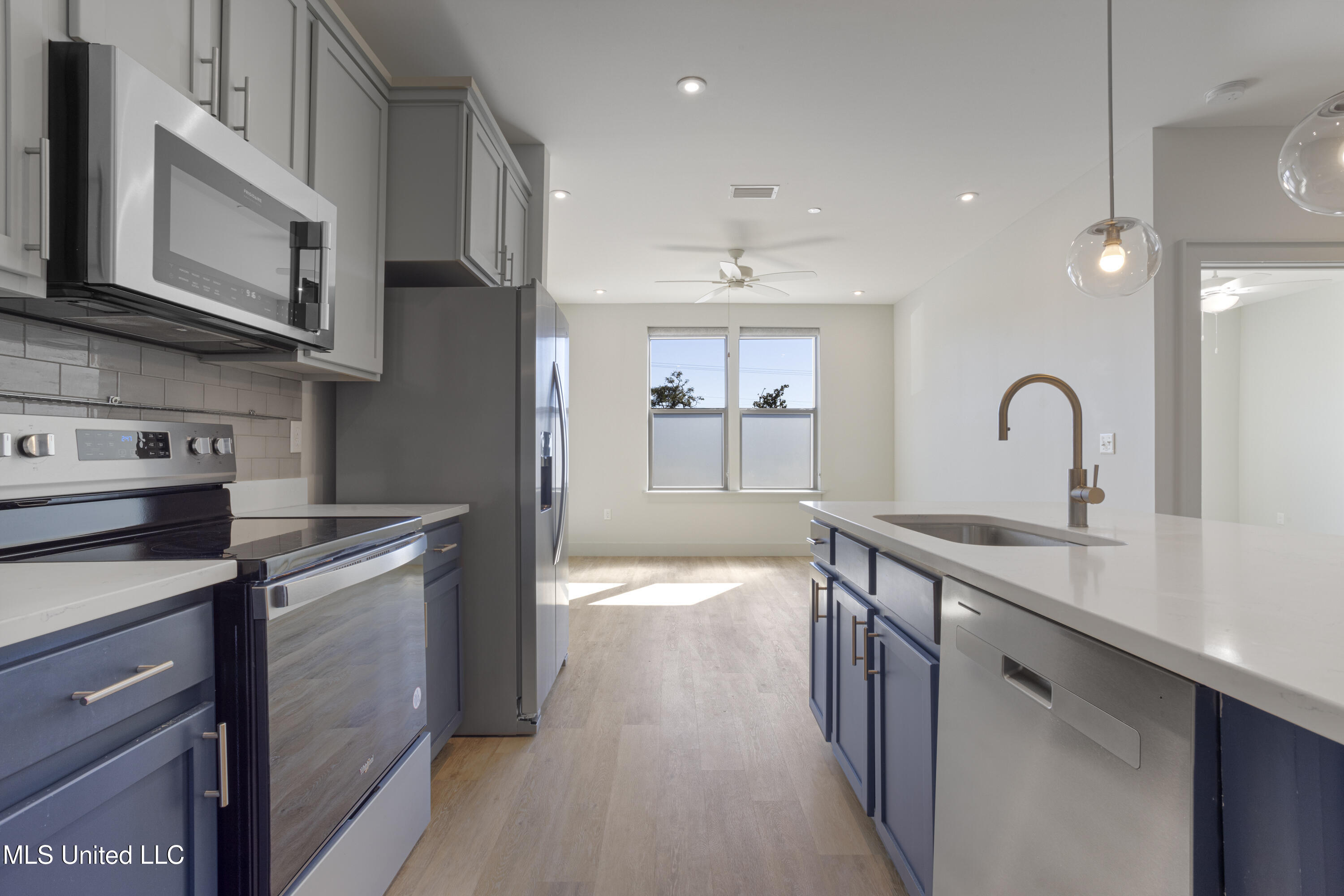 2501 Bienville Boulevard, 516