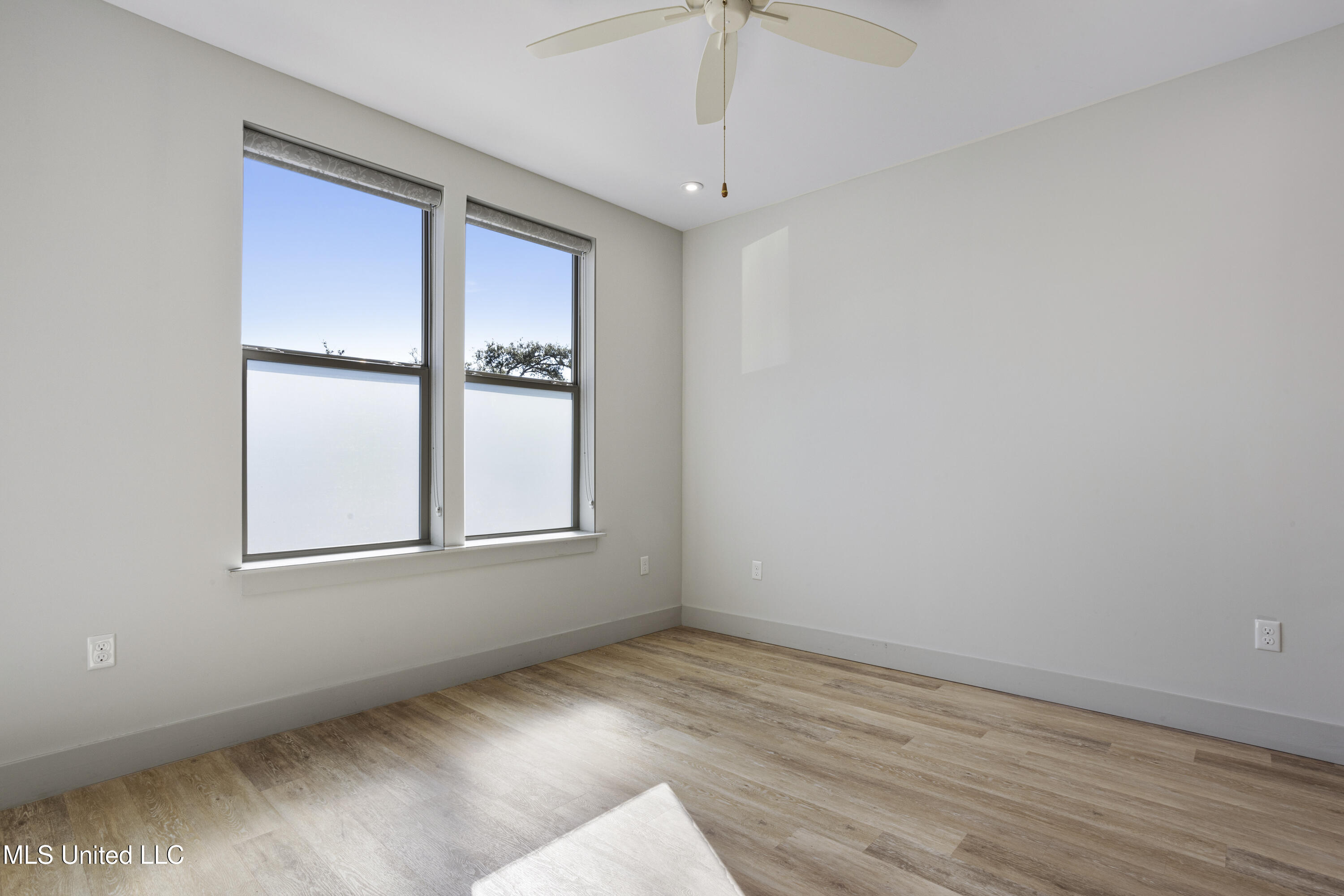 2501 Bienville Boulevard, 516