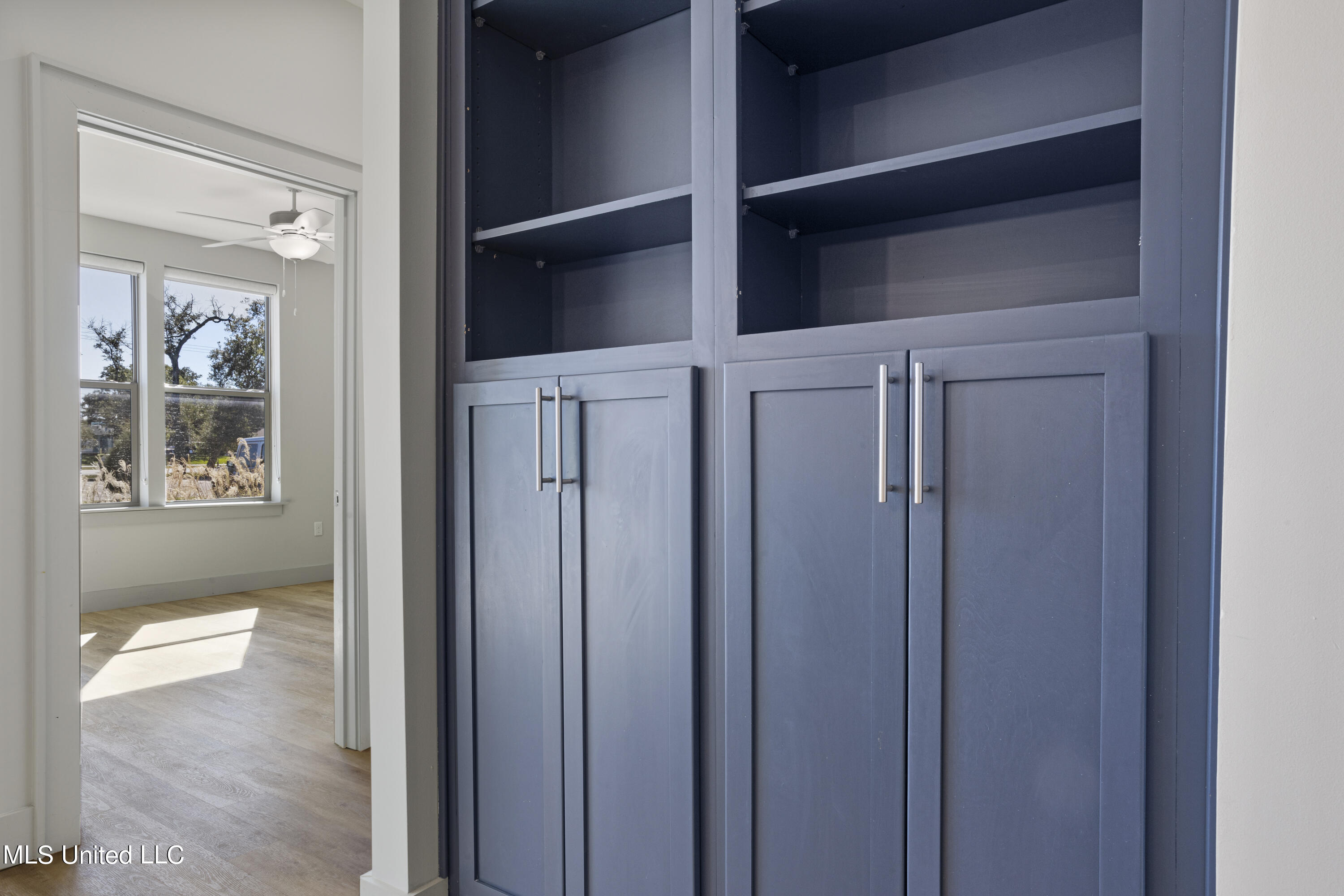 2501 Bienville Boulevard, 516