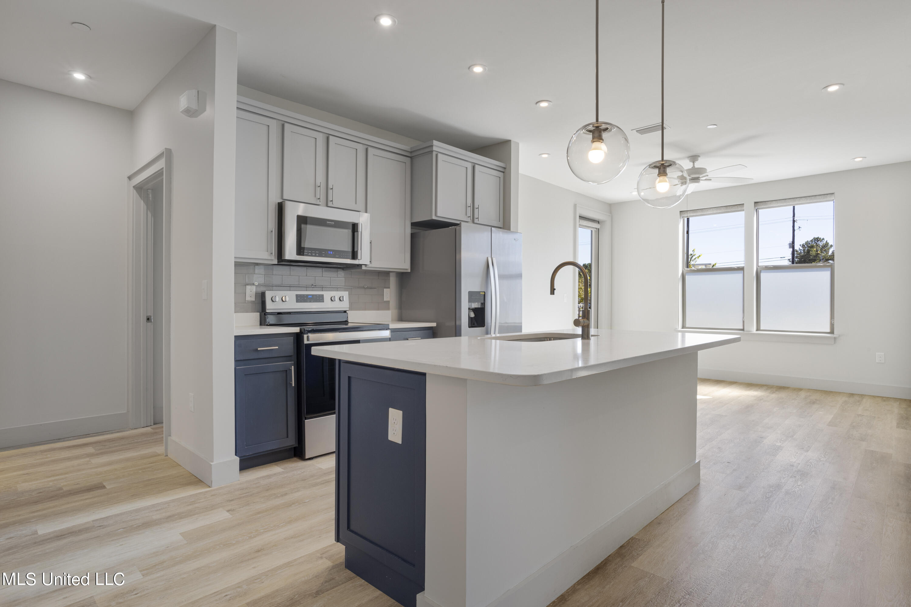 2501 Bienville Boulevard, 516