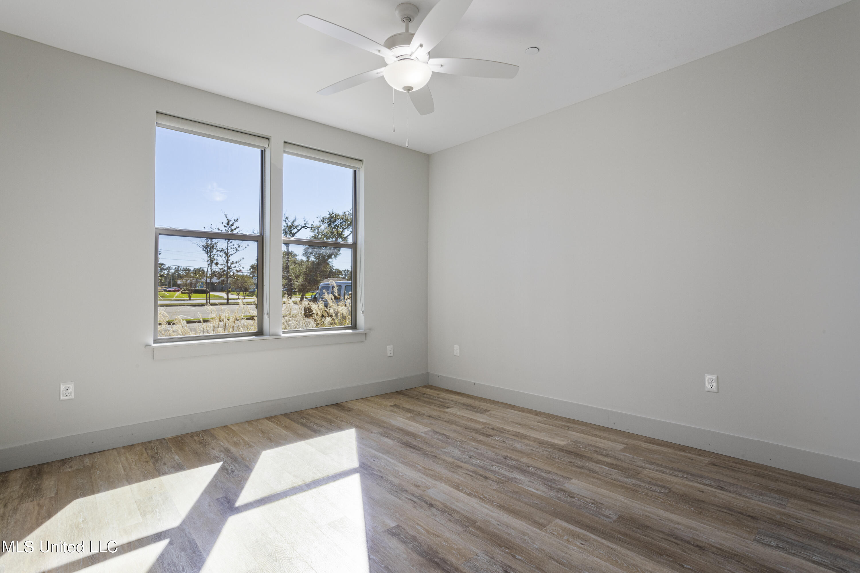 2501 Bienville Boulevard, 516