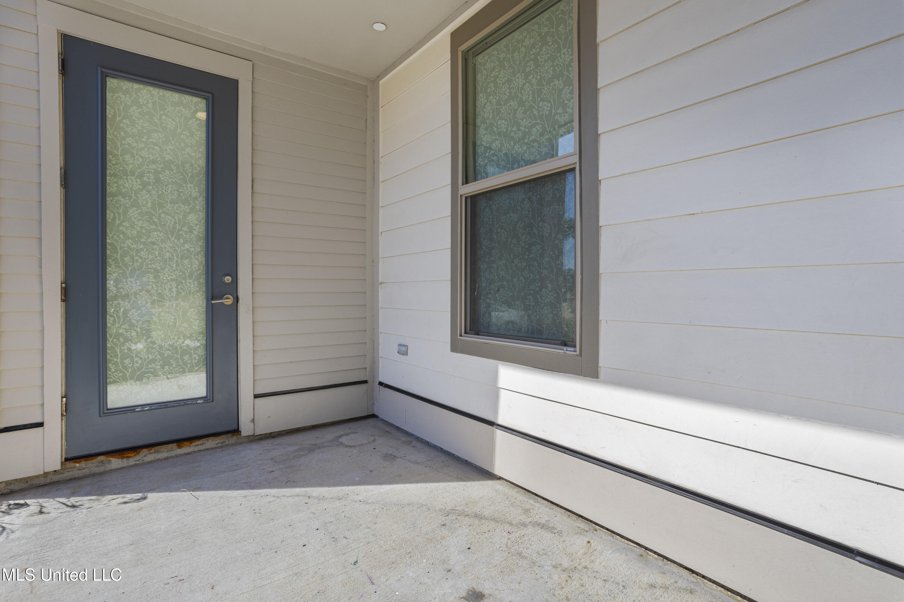 2501 Bienville Boulevard, 516