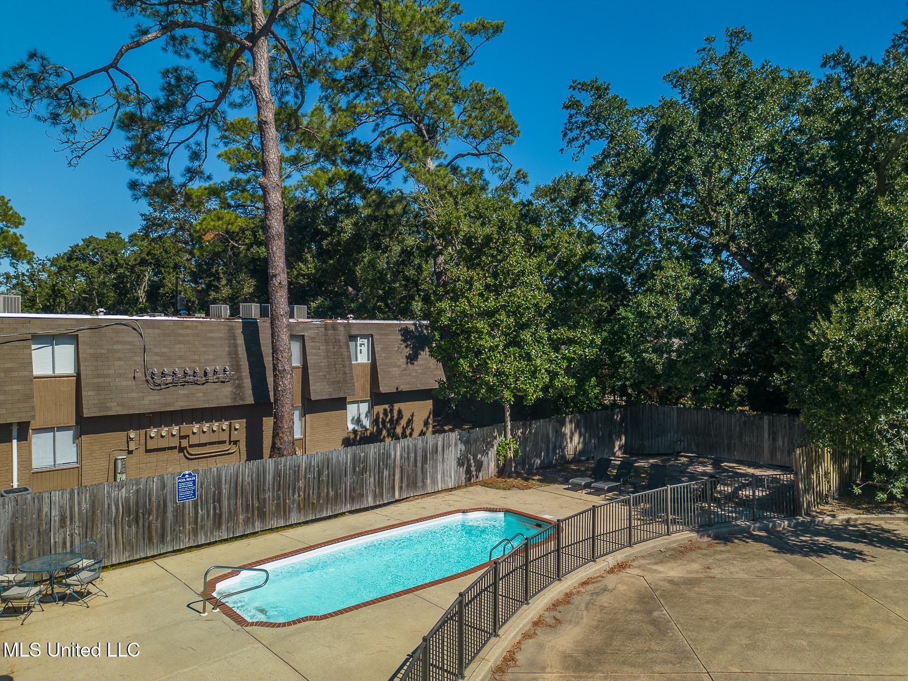 117 Armand Oaks, 117