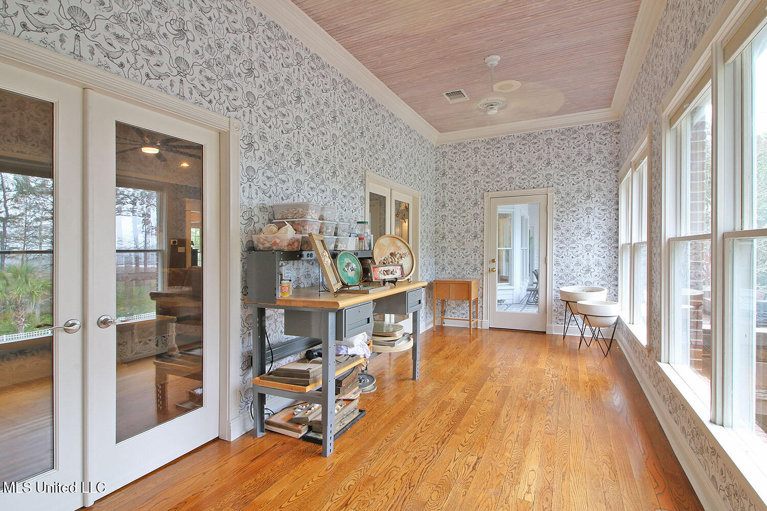 4033 Dunsinane Avenue