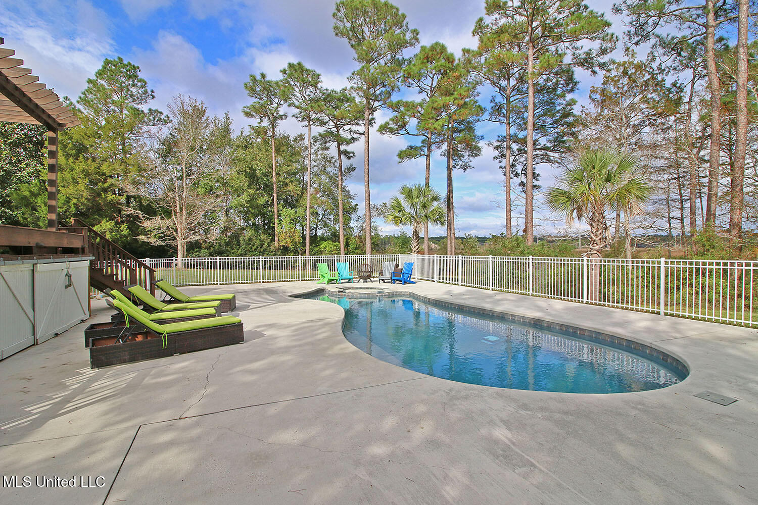 4033 Dunsinane Avenue