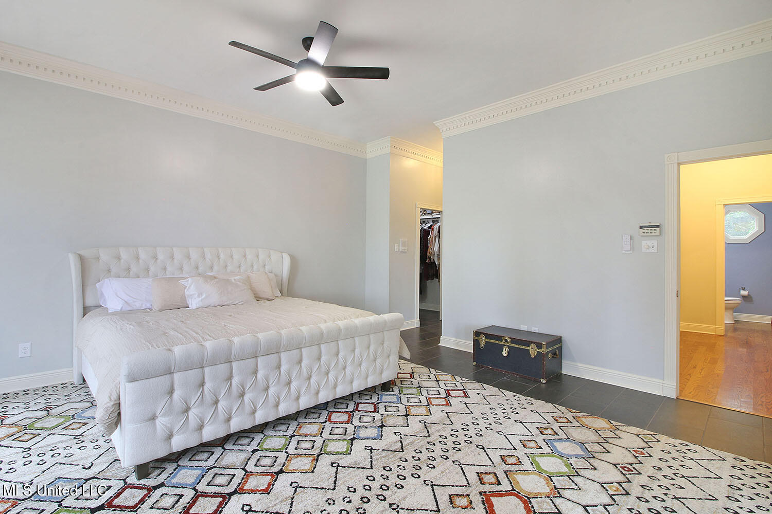 4033 Dunsinane Avenue