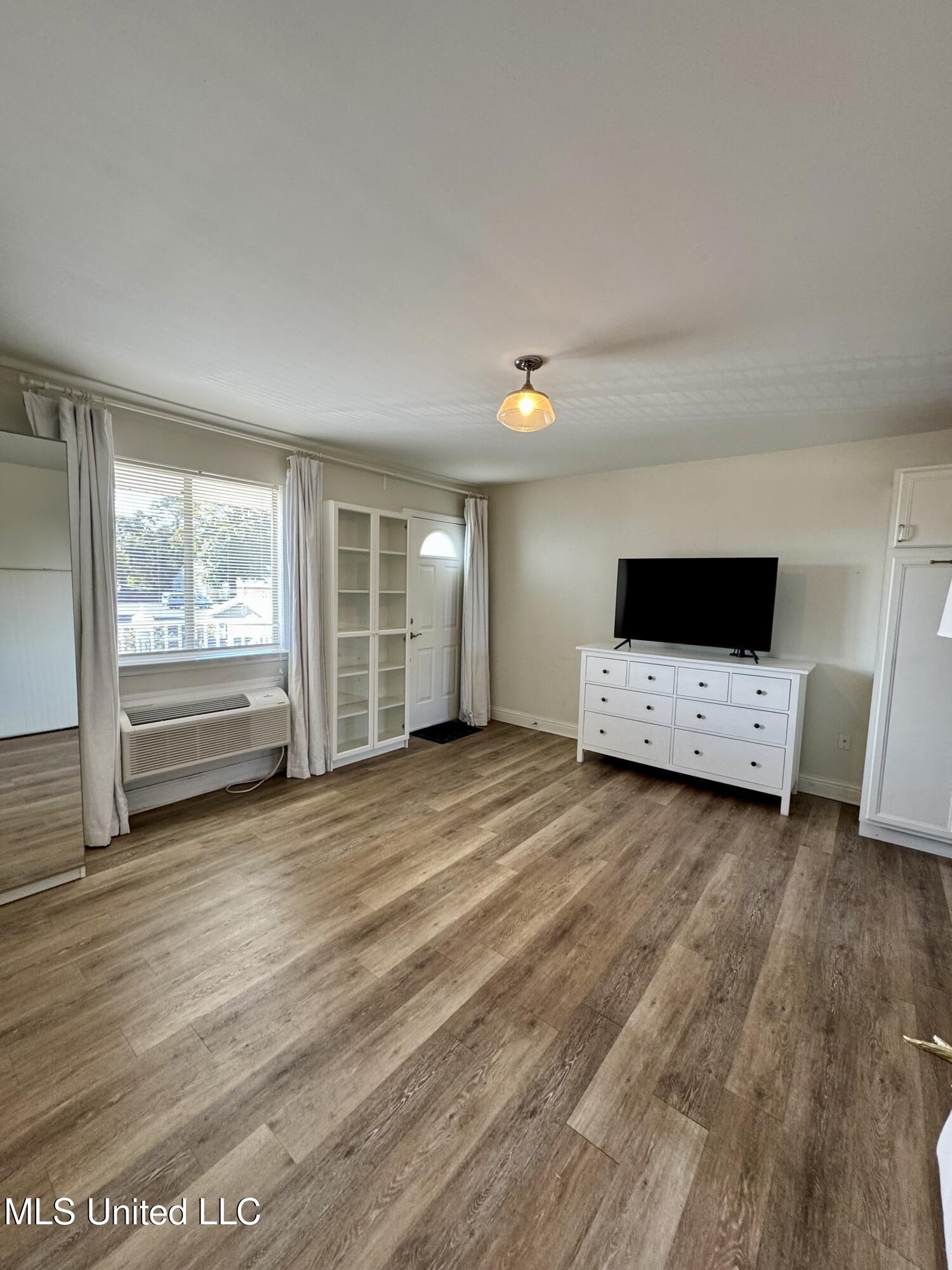 1664 Beach #01 Boulevard, 1