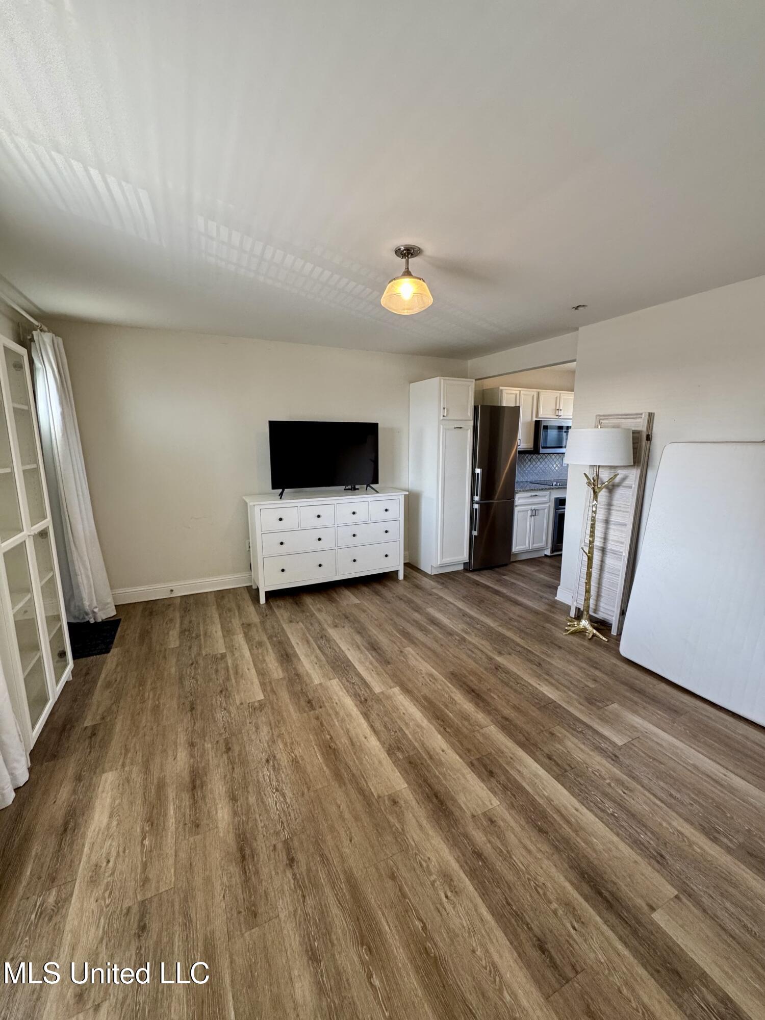 1664 Beach #01 Boulevard, 1