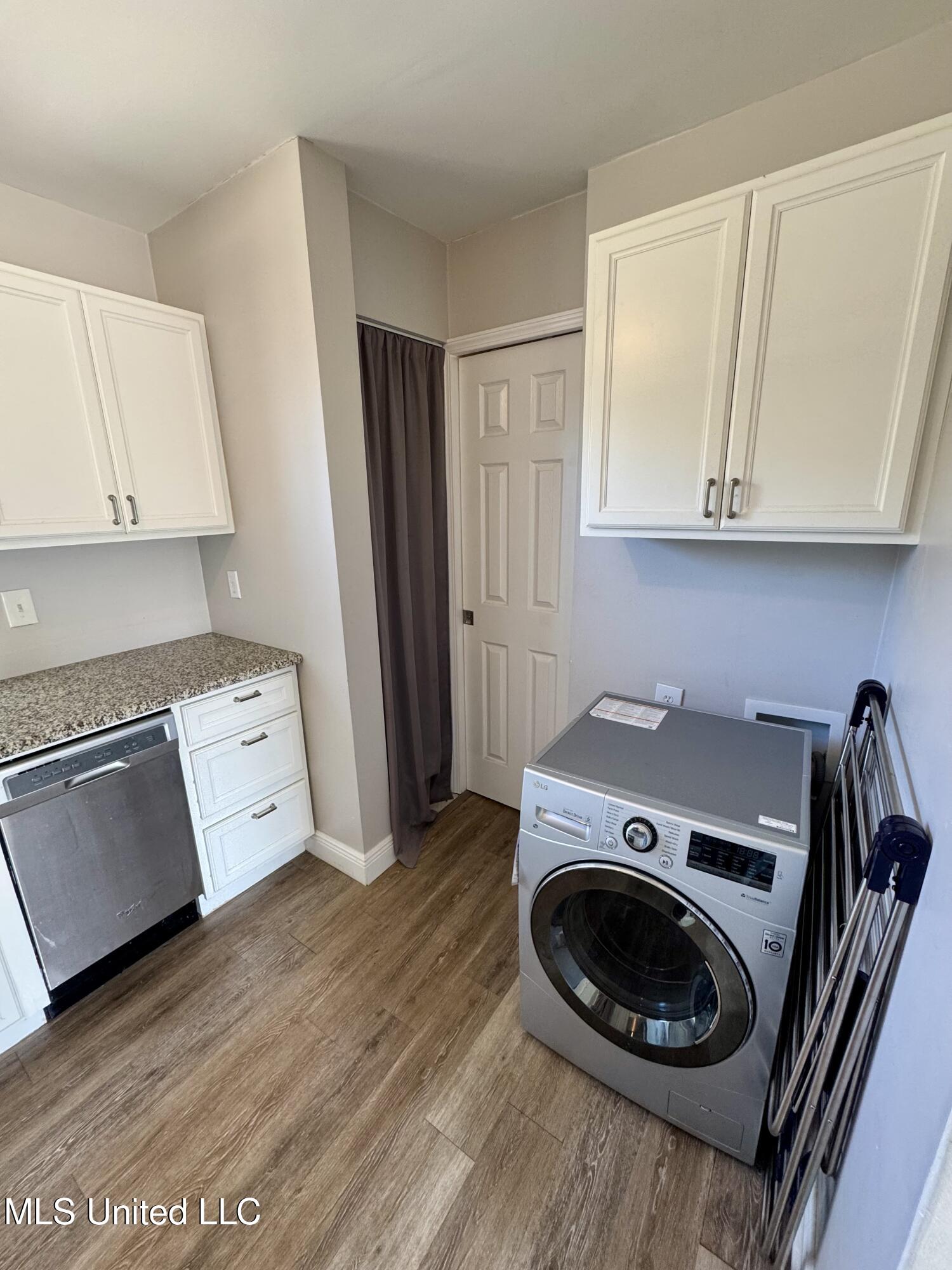 1664 Beach #01 Boulevard, 1