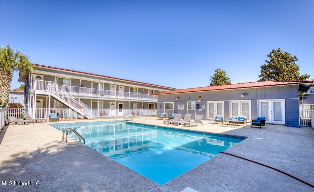 1664 Beach #01 Boulevard, 1