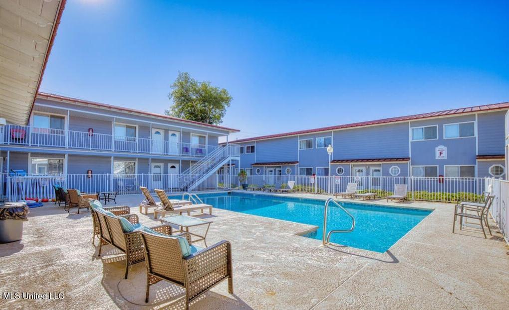 1664 Beach #01 Boulevard, 1
