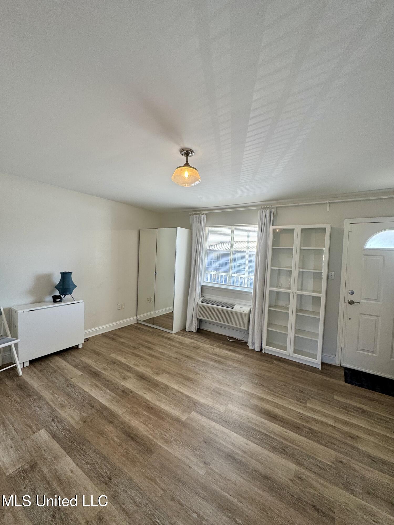 1664 Beach #01 Boulevard, 1