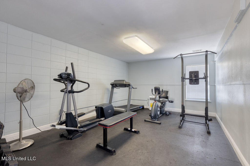 2421 Beachview Drive, F01