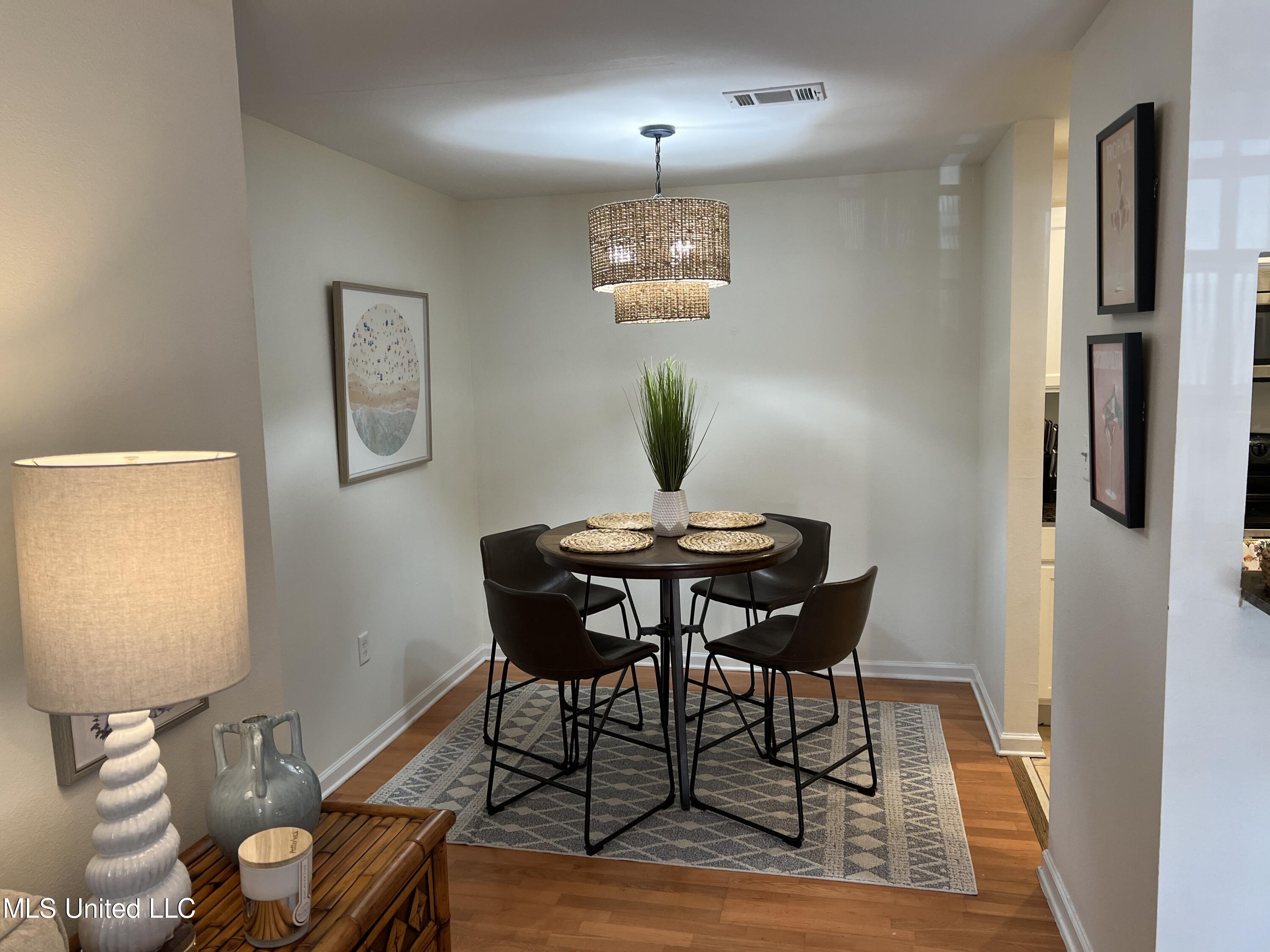 2421 Beachview Drive, F01