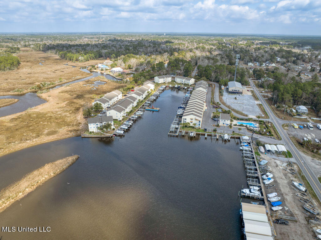 2421 Beachview Drive, F01