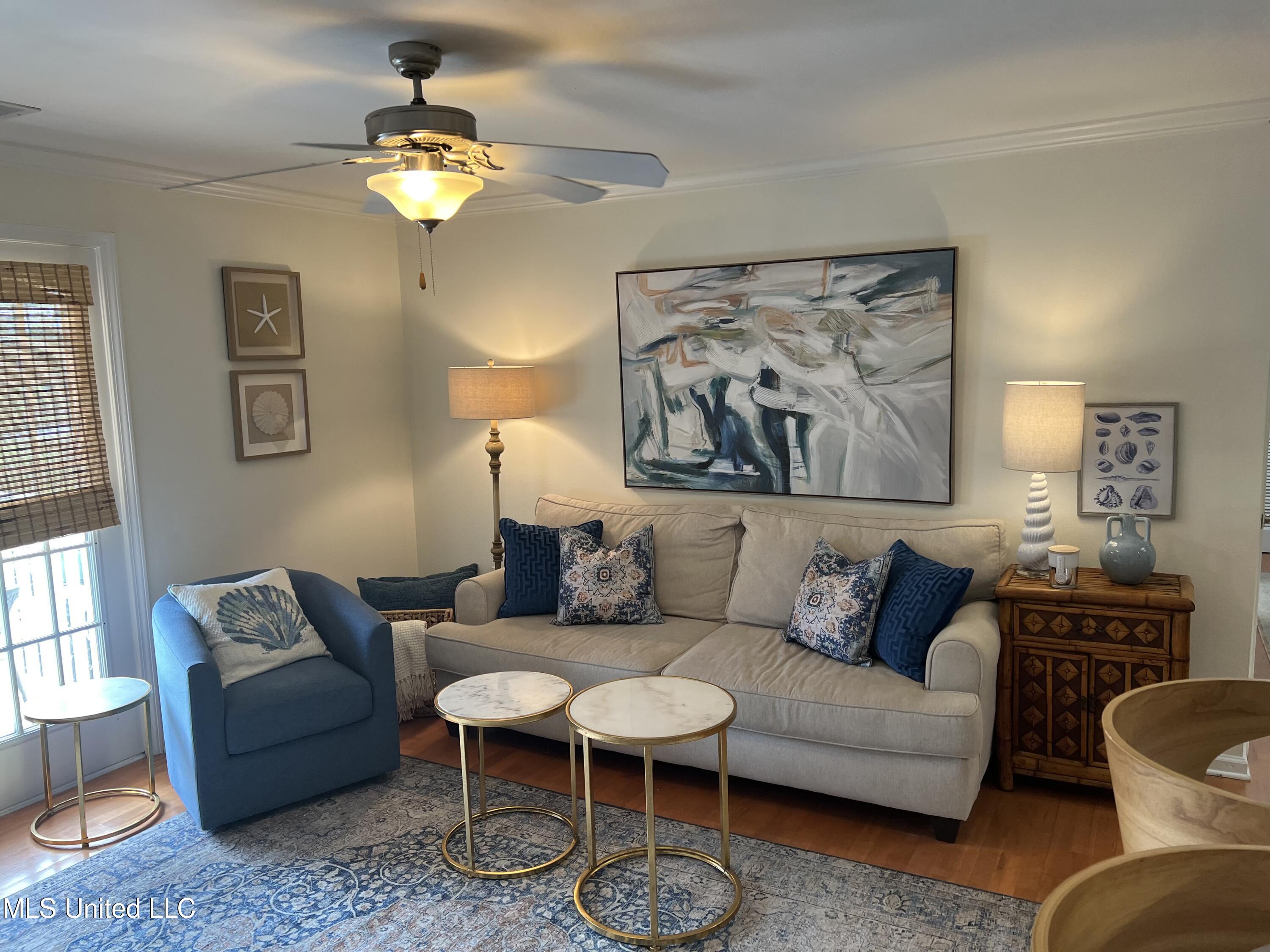 2421 Beachview Drive, F01