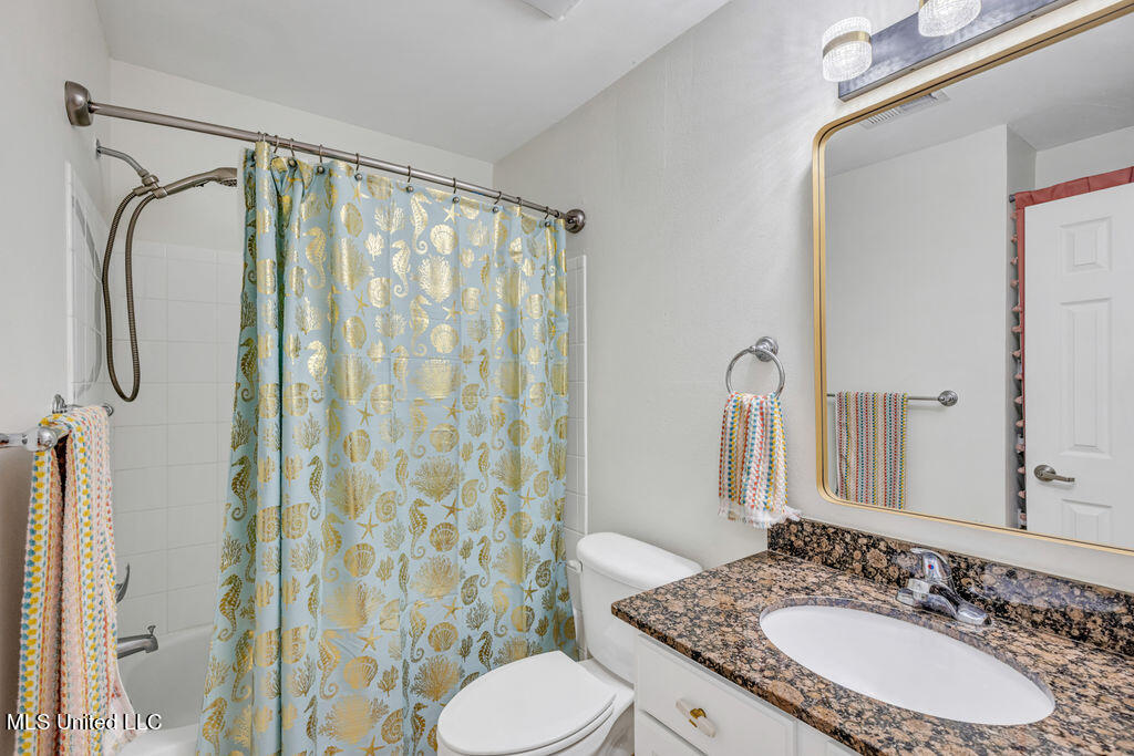 2421 Beachview Drive, F01