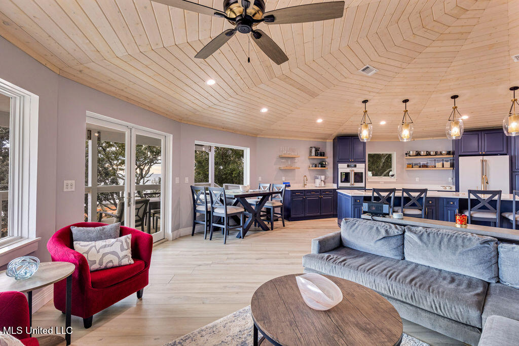 5333 E Belle Fontaine Road