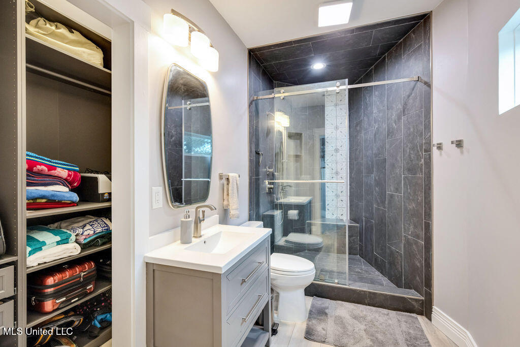 5333 E Belle Fontaine Road