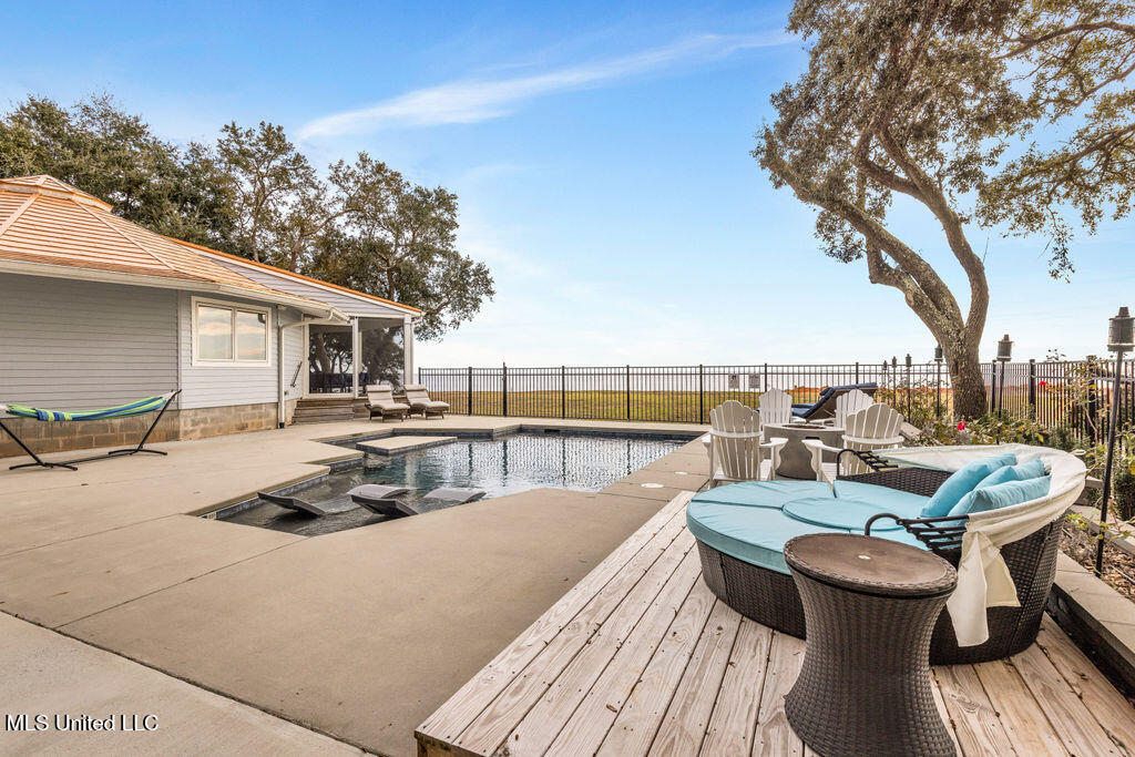 5333 E Belle Fontaine Road