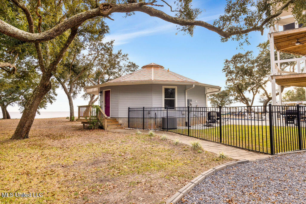 5333 E Belle Fontaine Road