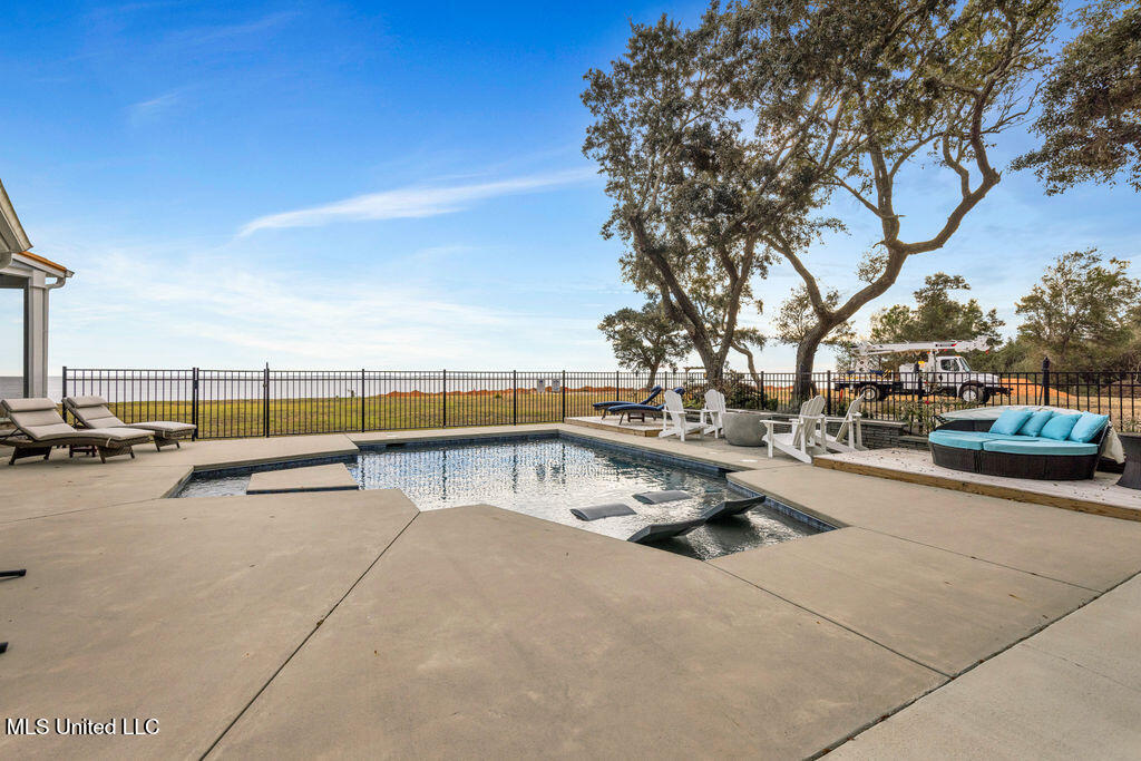 5333 E Belle Fontaine Road