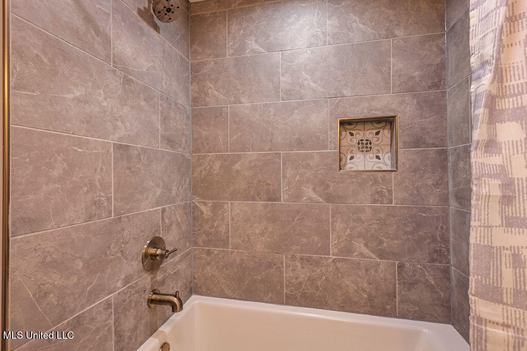 5333 E Belle Fontaine Road