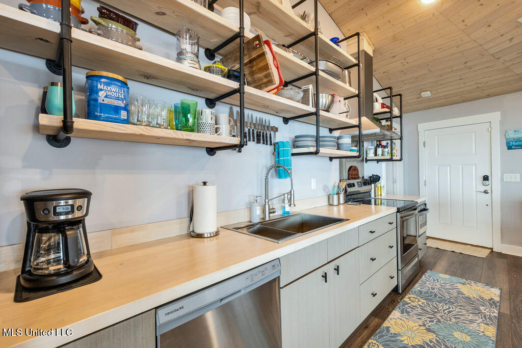 5333 E Belle Fontaine Road