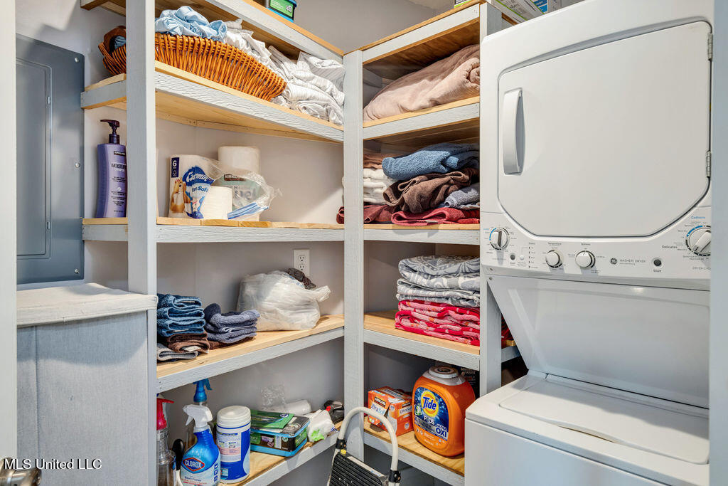 5333 E Belle Fontaine Road