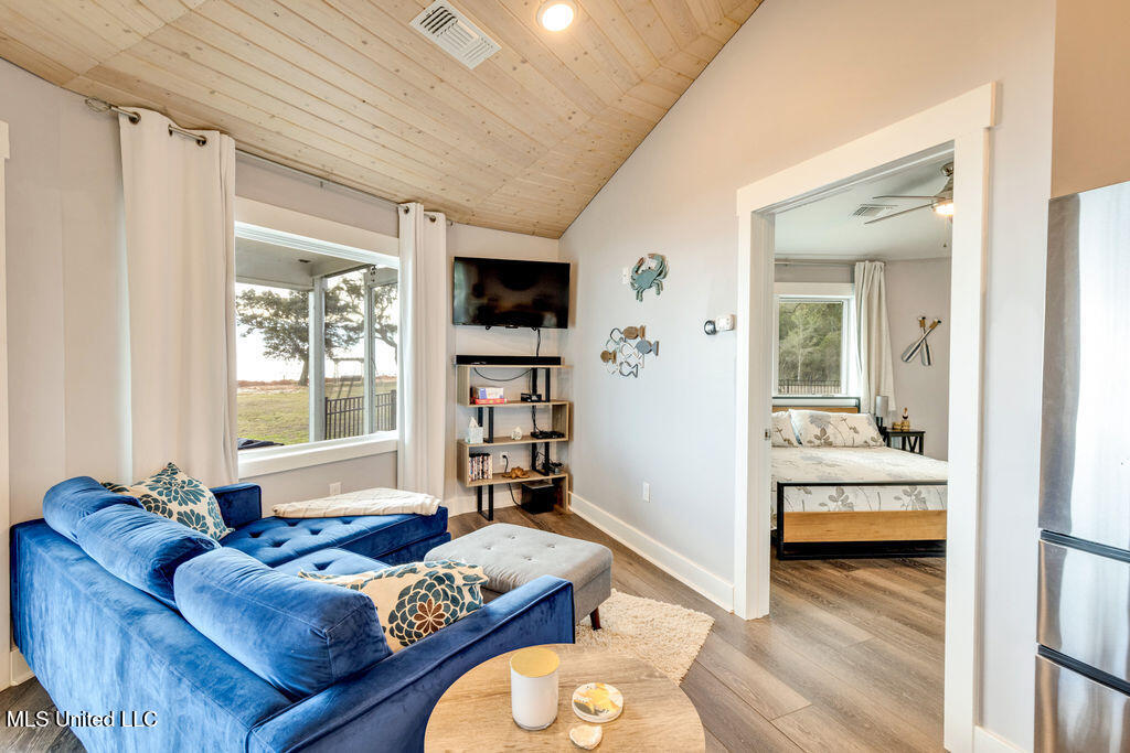 5333 E Belle Fontaine Road