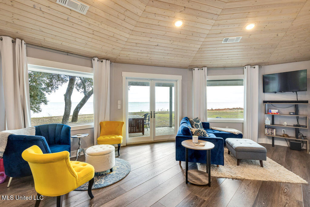 5333 E Belle Fontaine Road