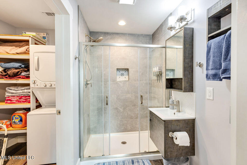 5333 E Belle Fontaine Road