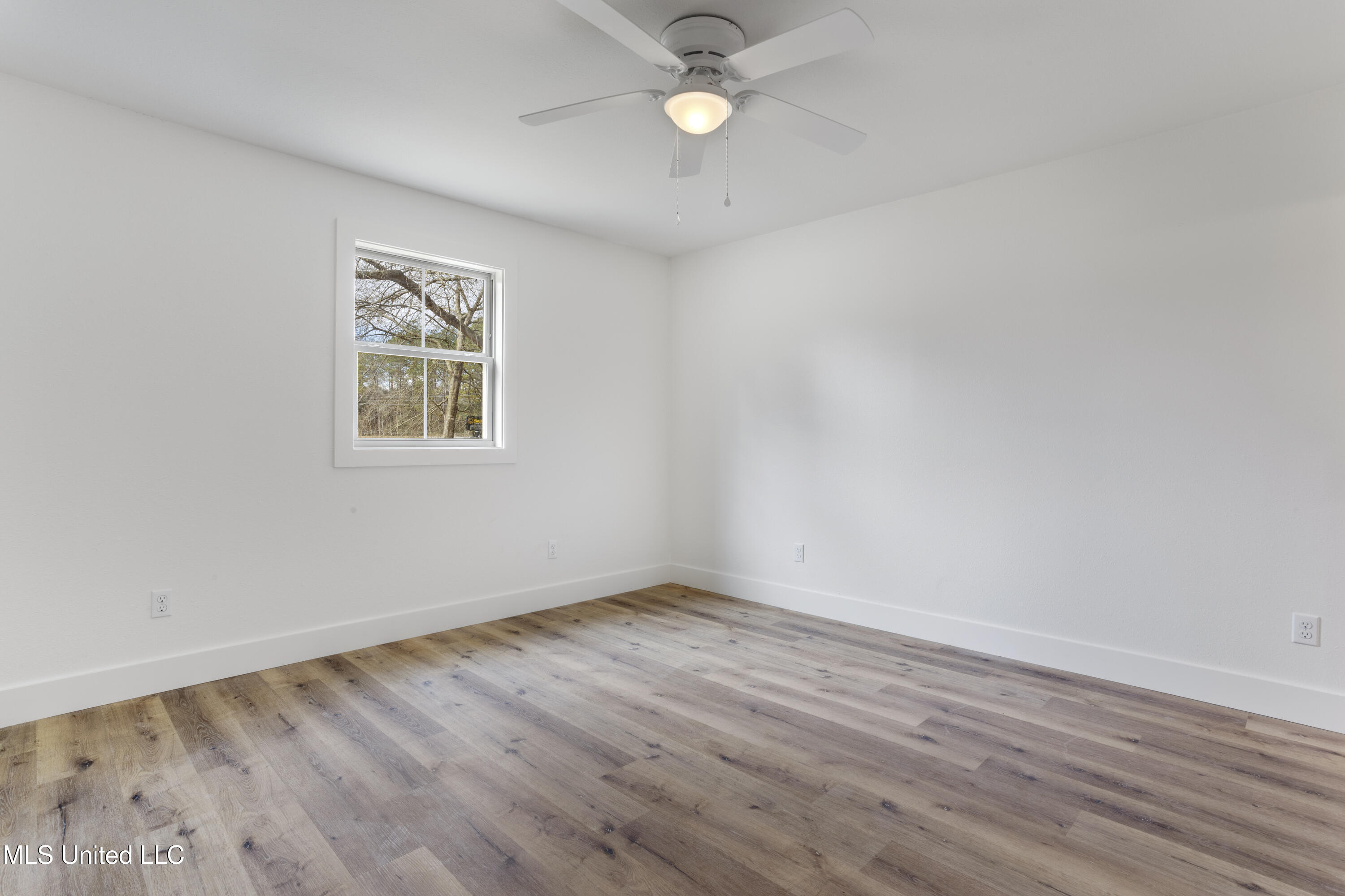 5905 Lochness Circle