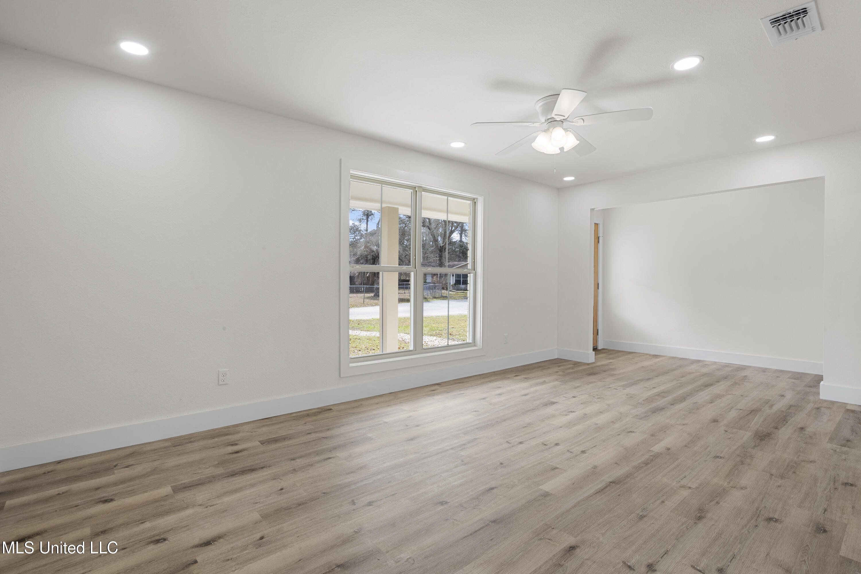 5905 Lochness Circle
