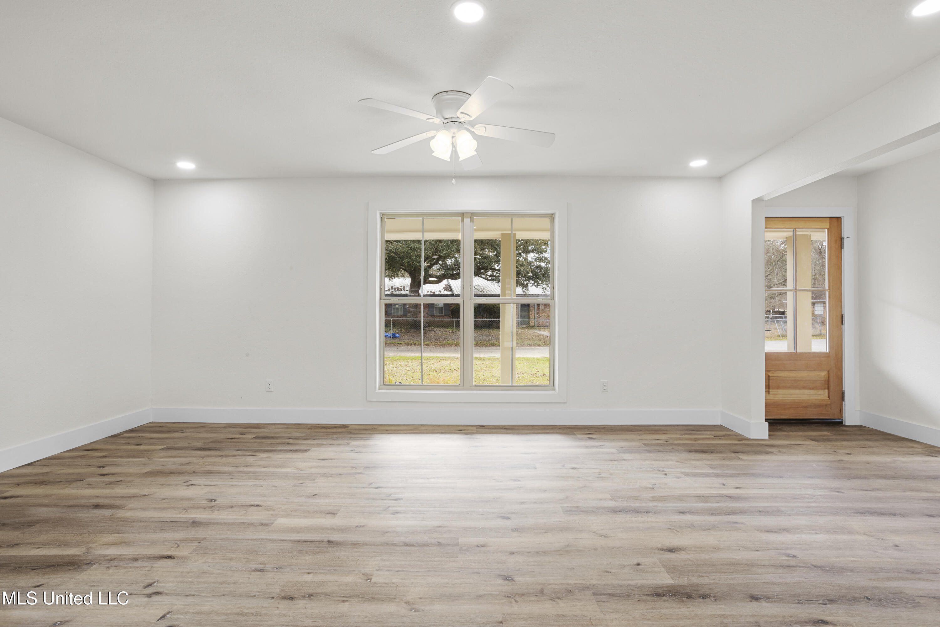 5905 Lochness Circle