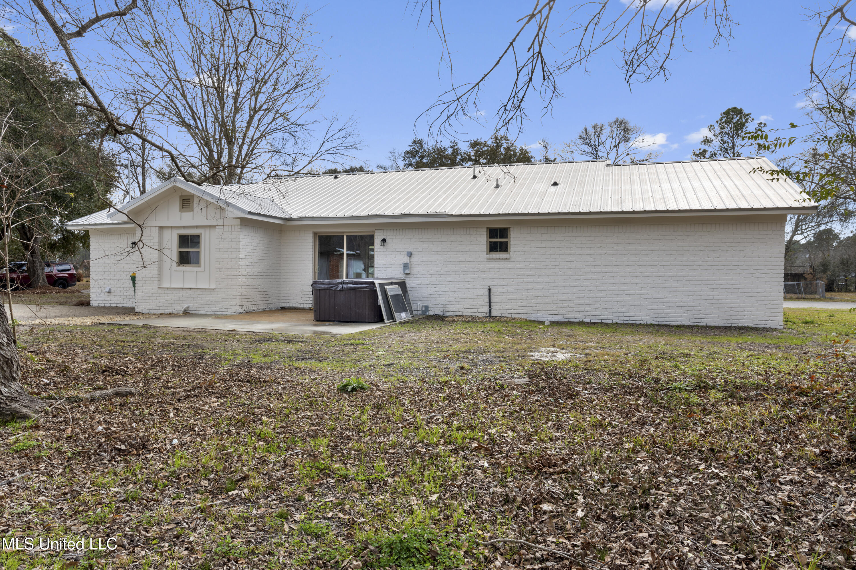 5905 Lochness Circle