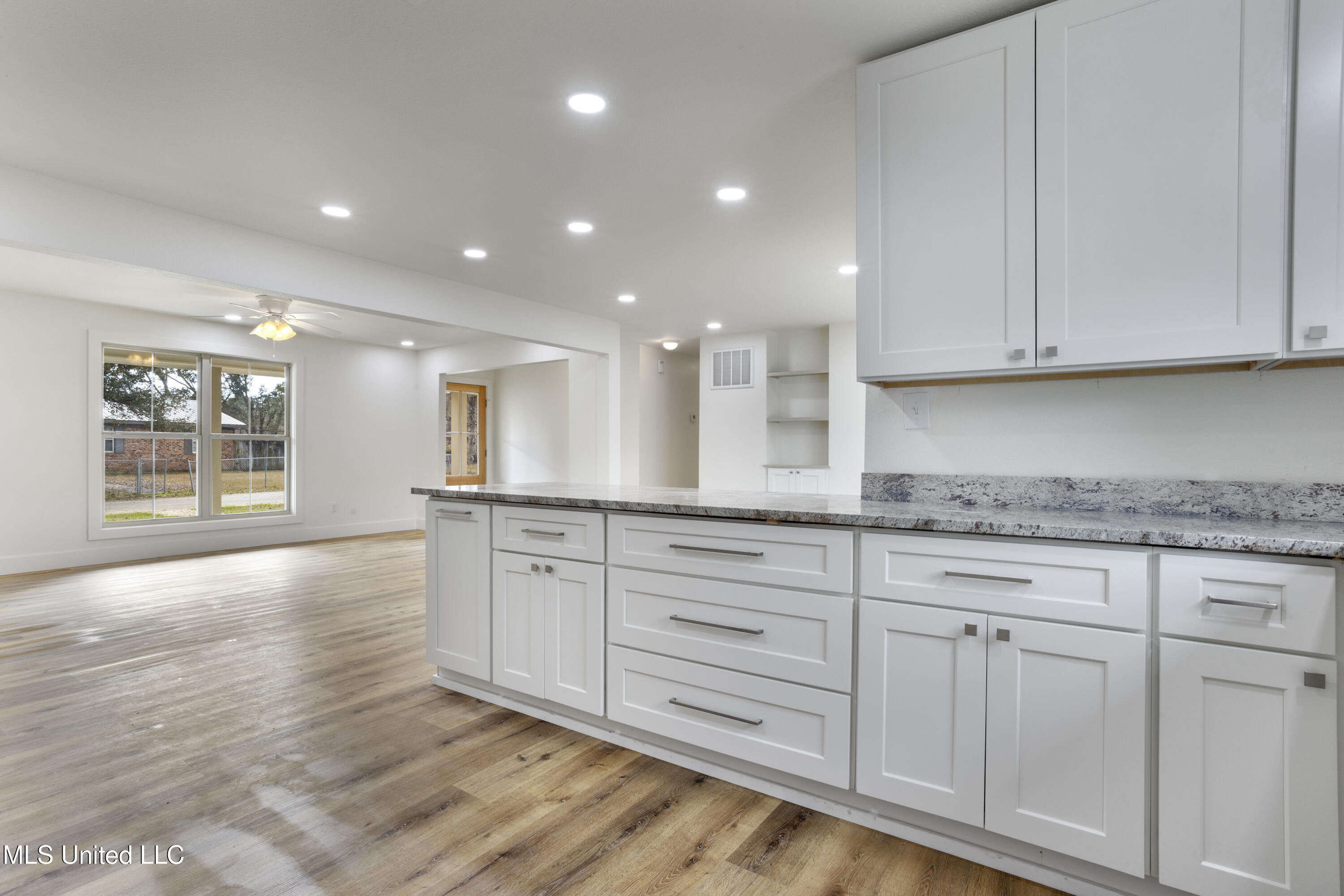 5905 Lochness Circle