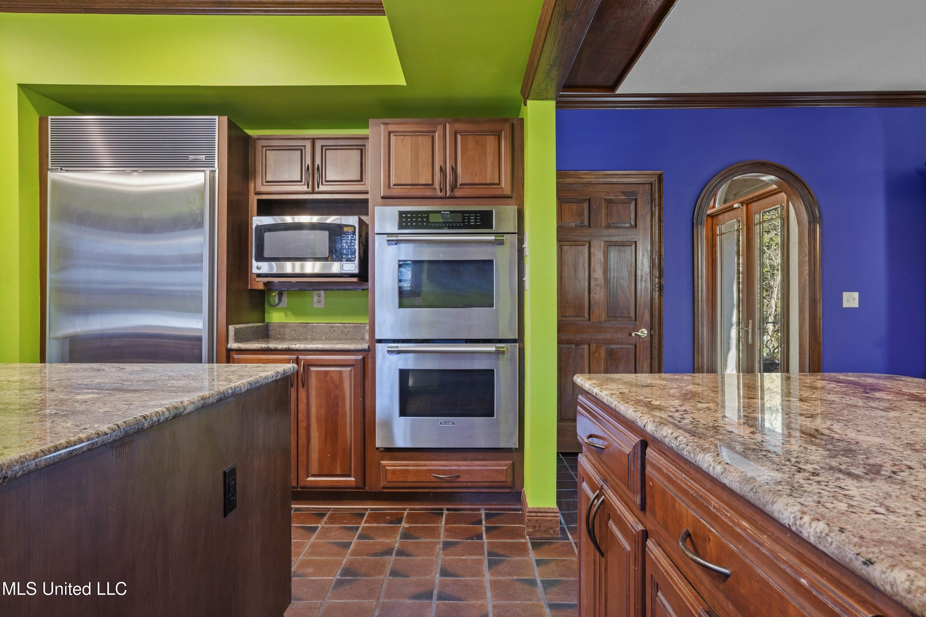 1105 Le Voyageur Drive