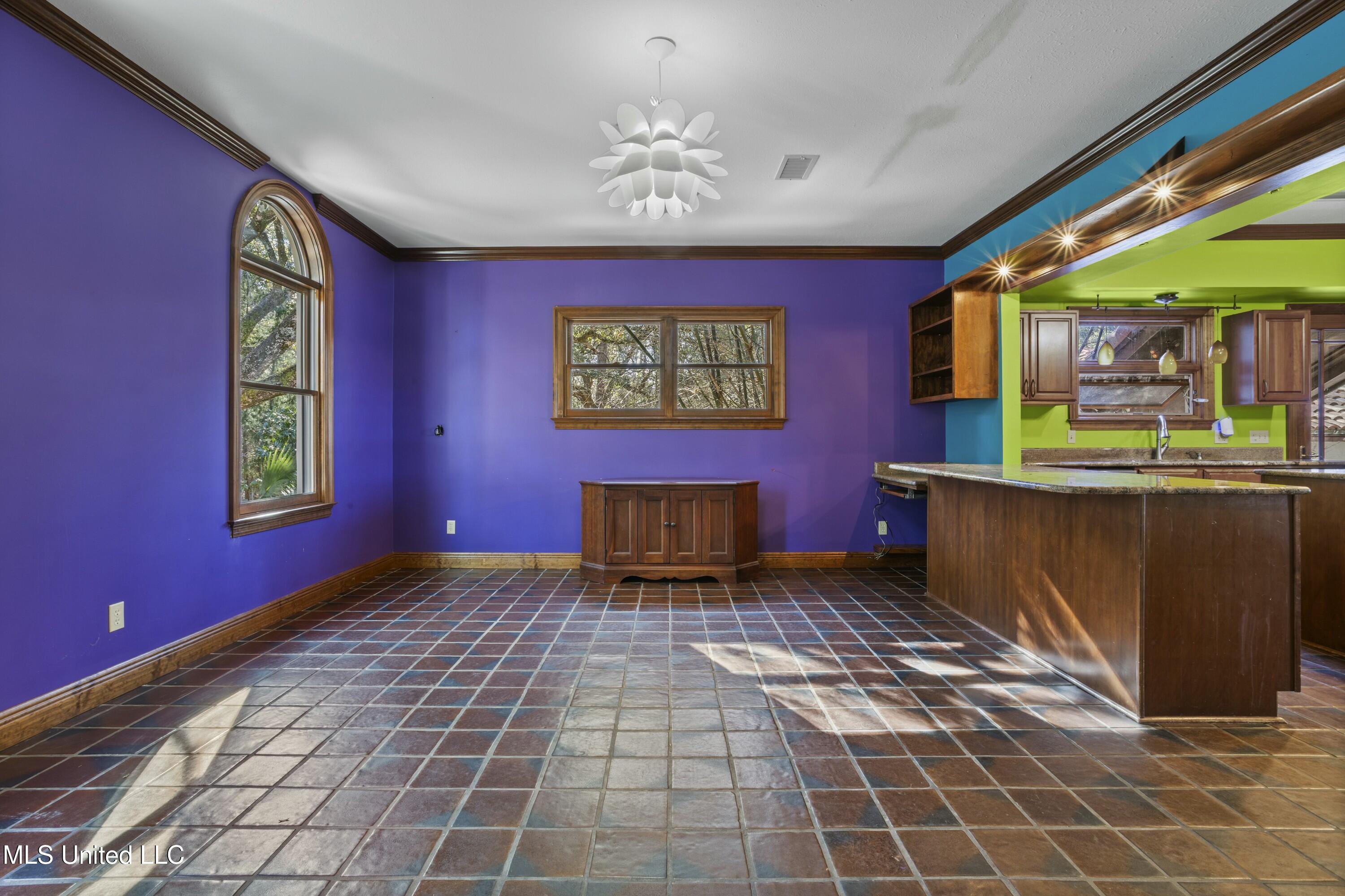 1105 Le Voyageur Drive