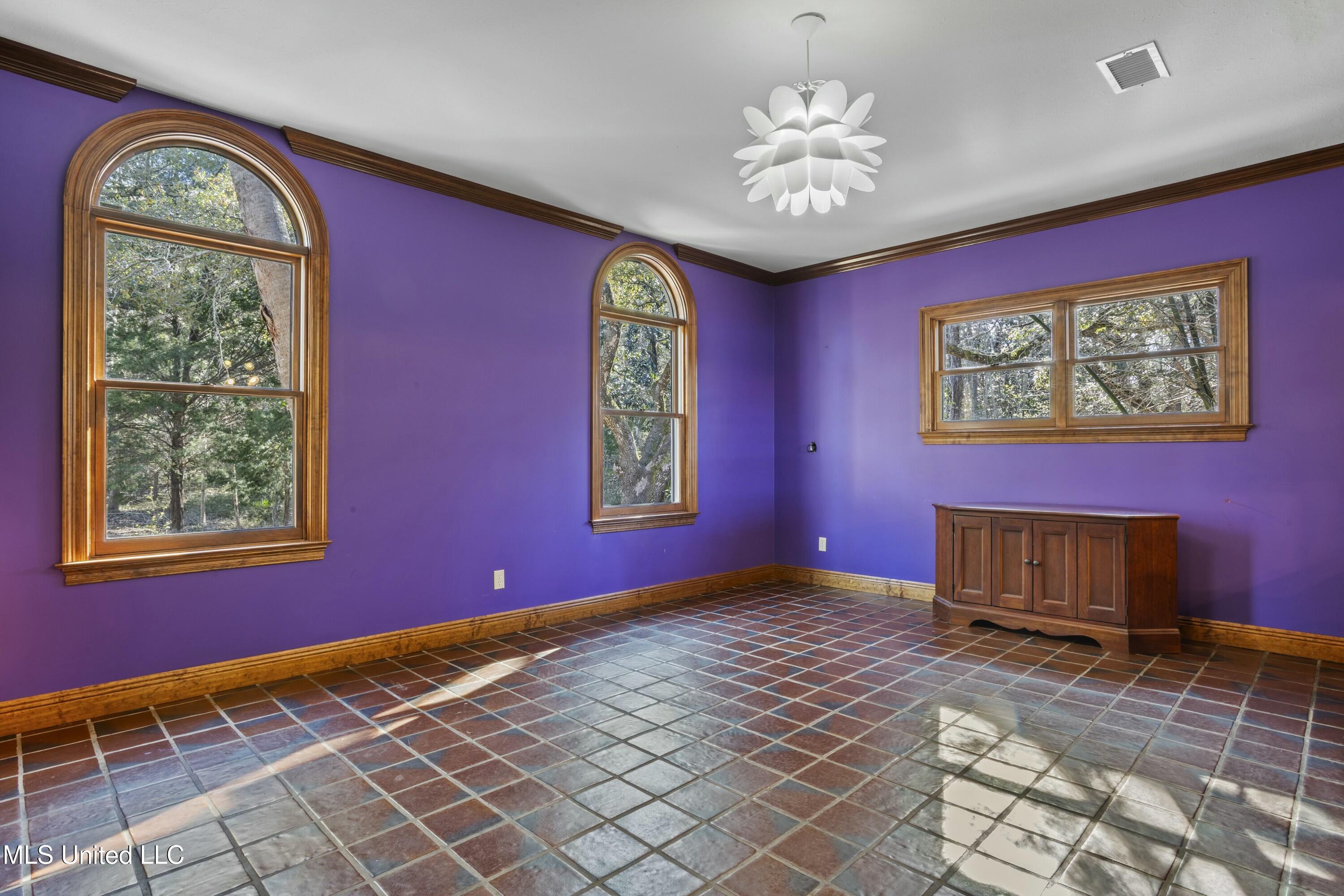 1105 Le Voyageur Drive