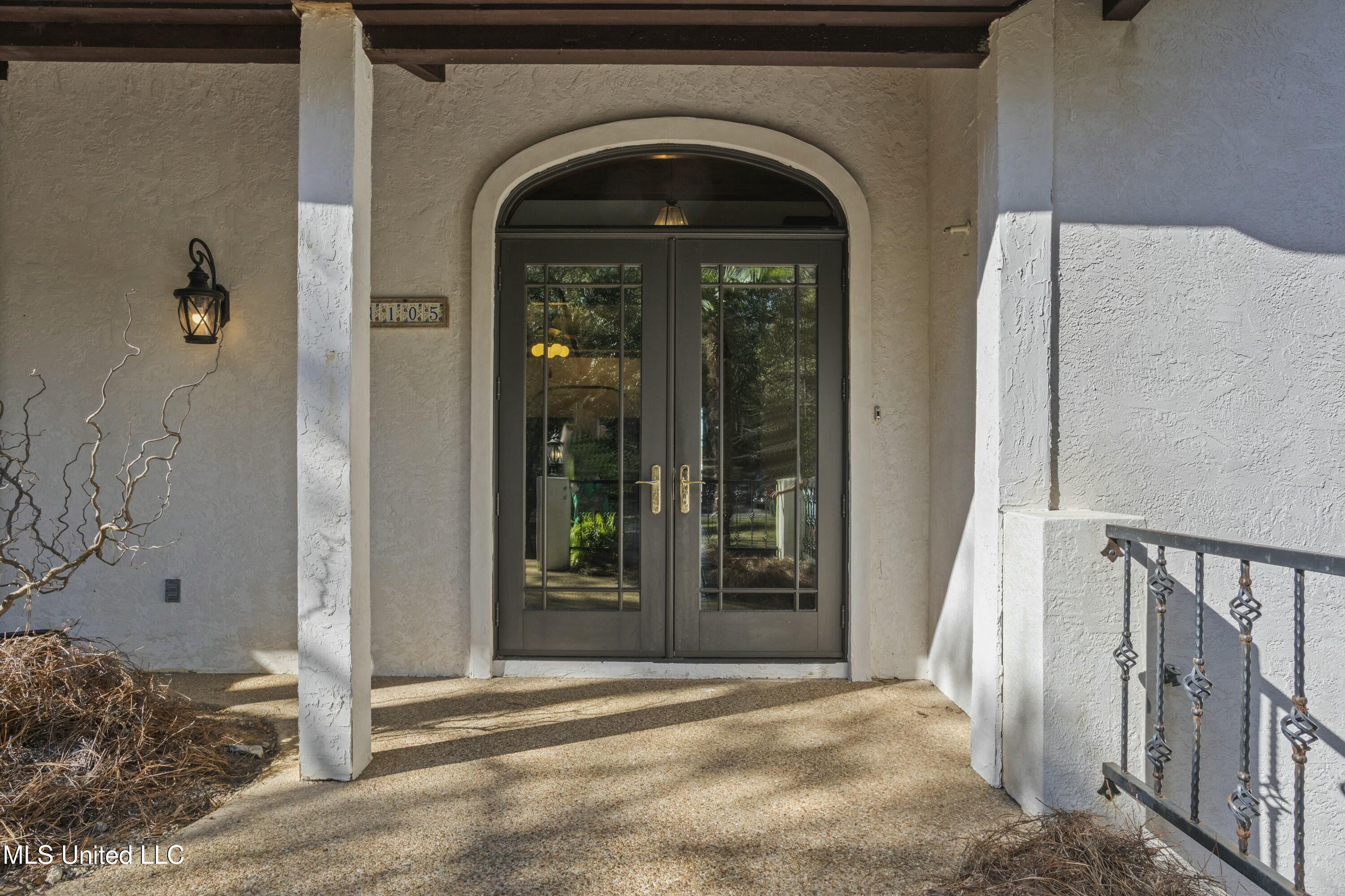 1105 Le Voyageur Drive