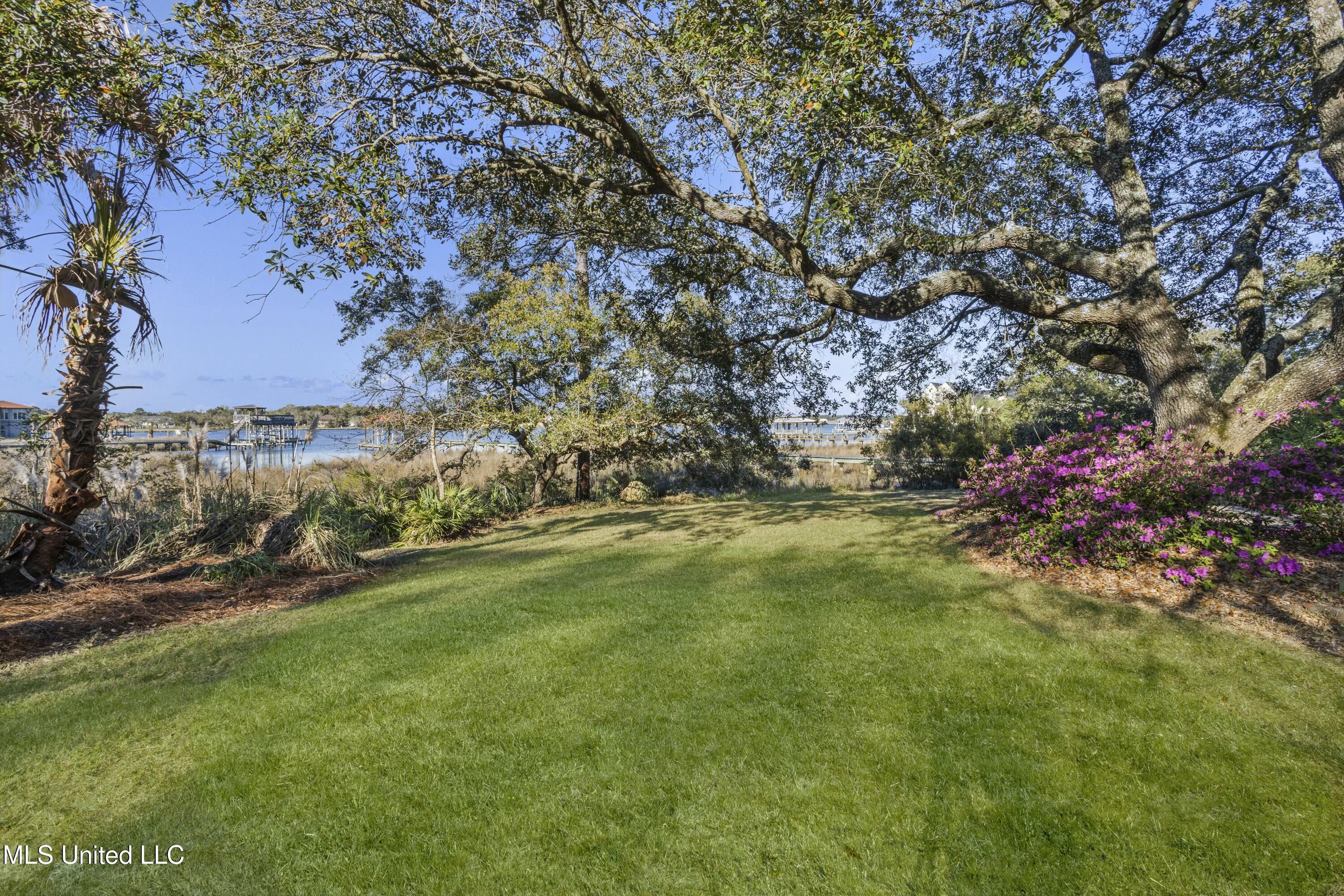 1105 Le Voyageur Drive